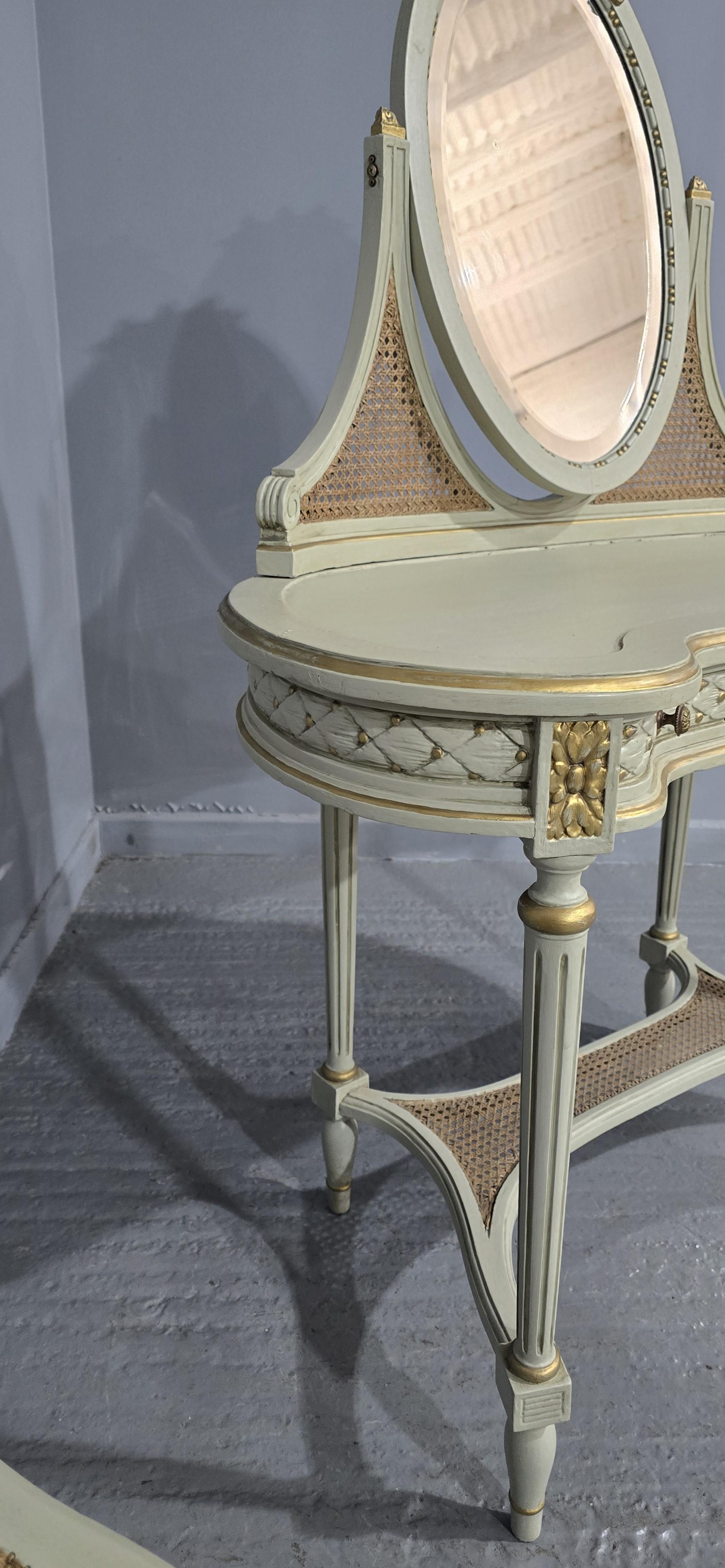 Lovely French Dressing Table For Sale 3