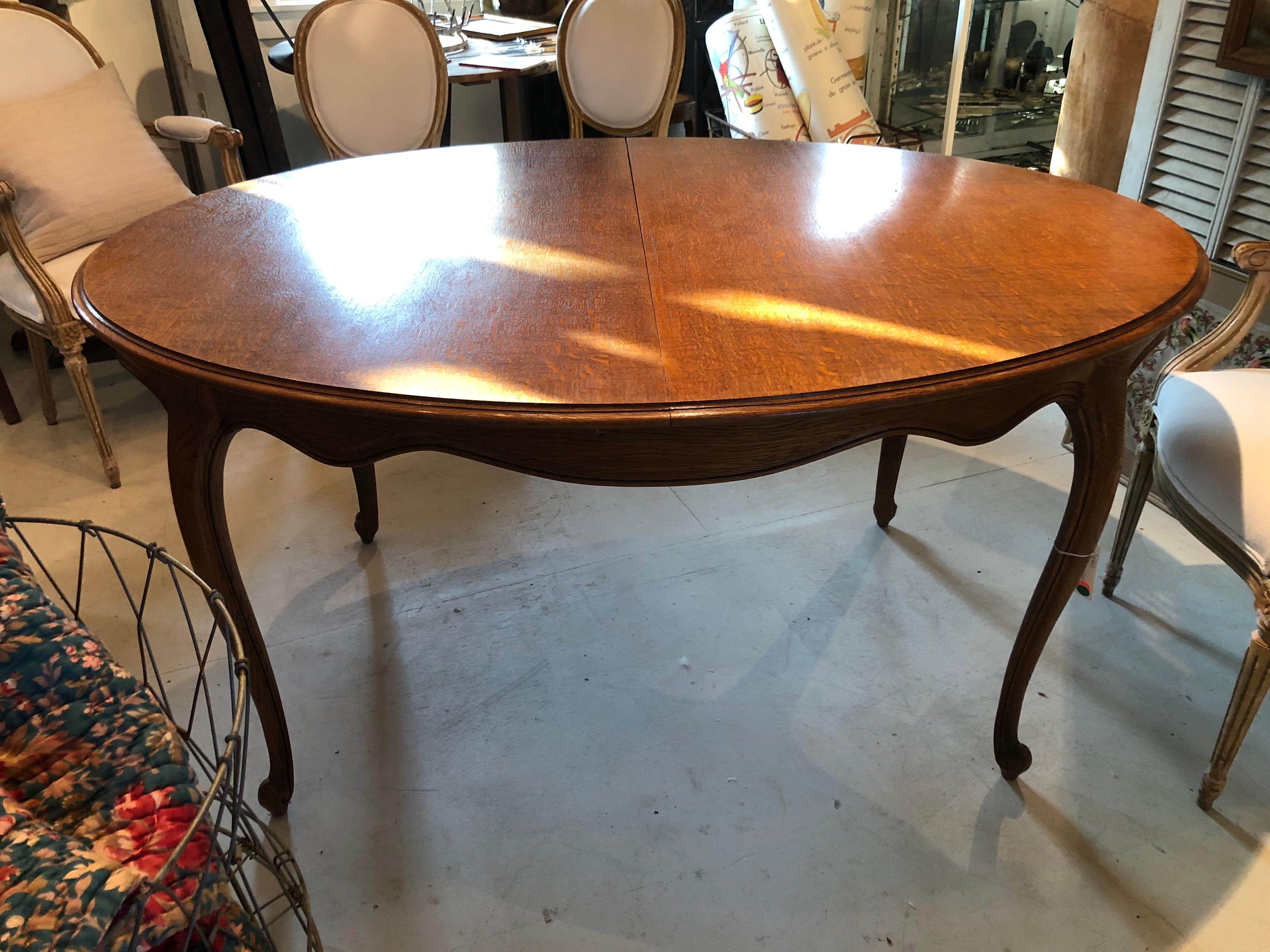Lovely French Louis XV Style Oval Dining Table with Scalloped Apron 6
