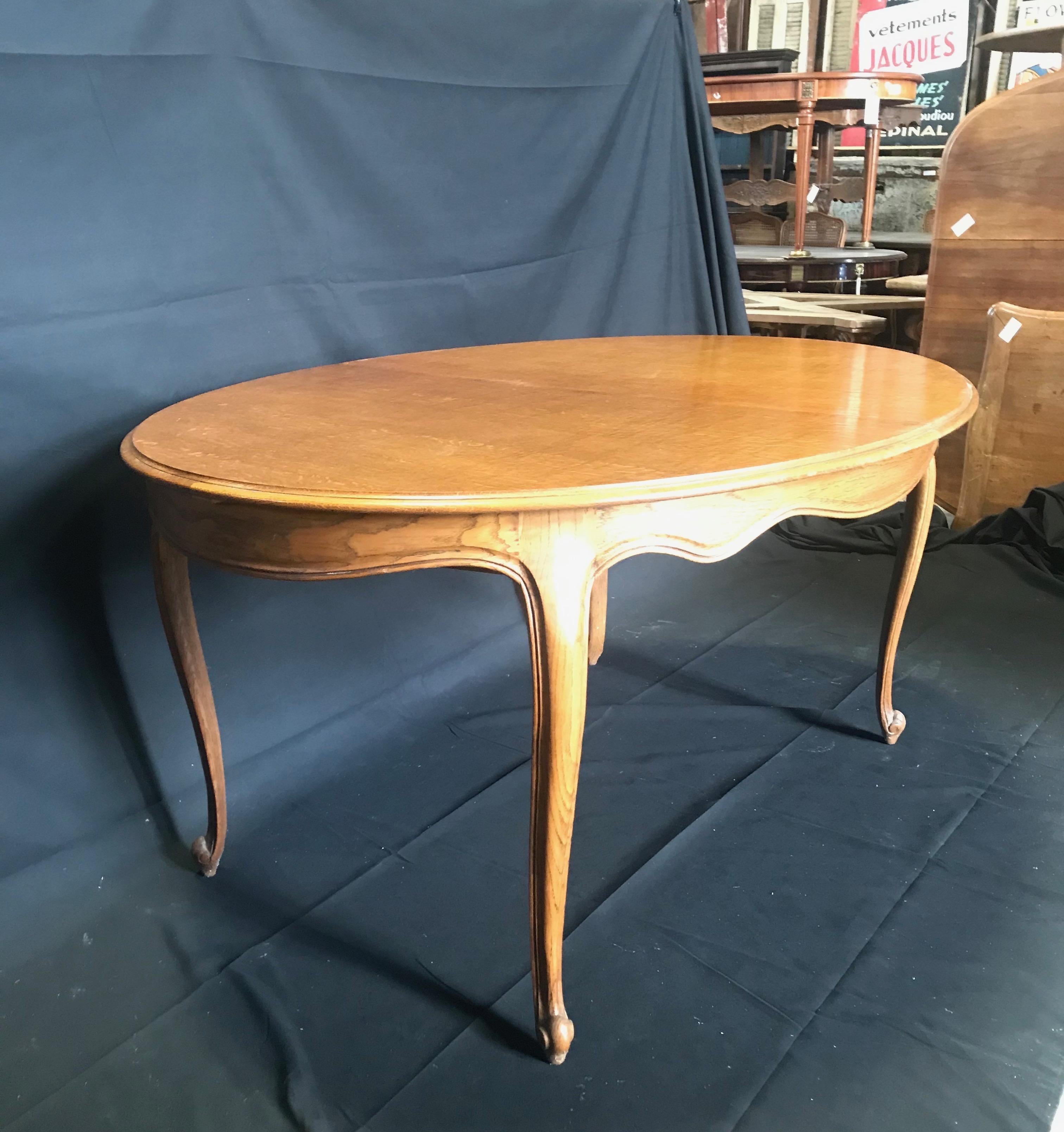 Lovely French Louis XV Style Oval Dining Table with Scalloped Apron 3