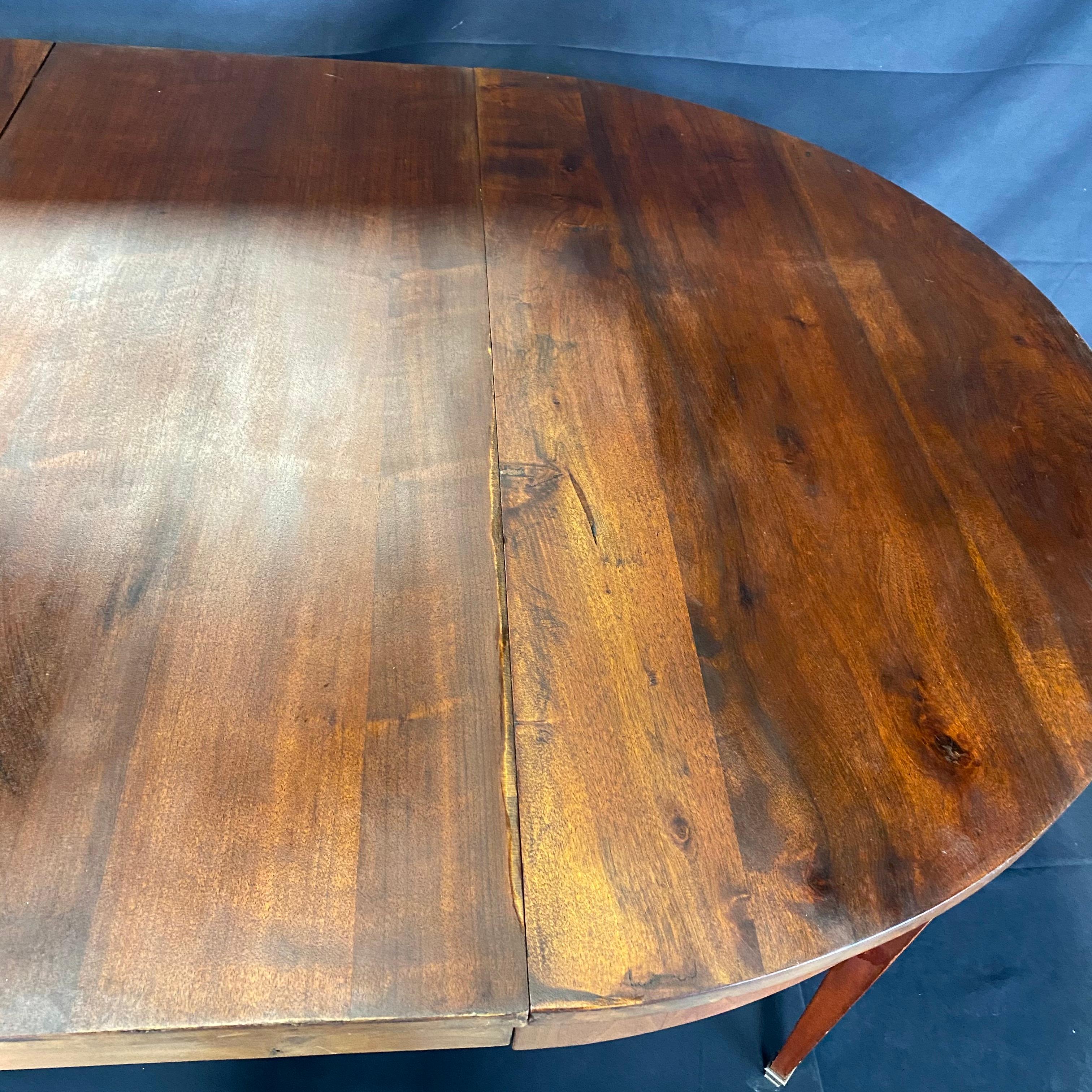 Lovely French Louis XVI Expandable Versatile Round or Oval Walnut Dining Table 8