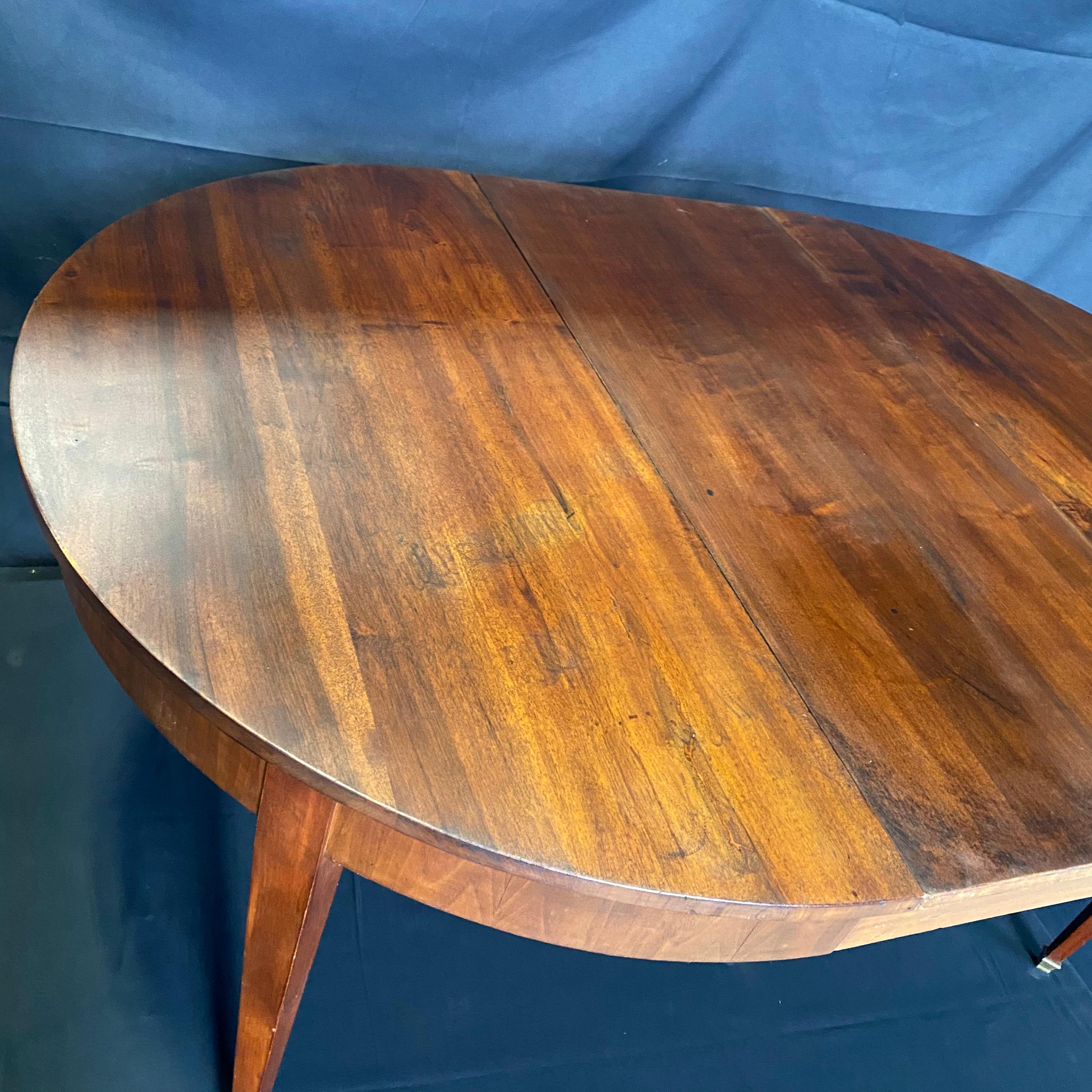 Lovely French Louis XVI Expandable Versatile Round or Oval Walnut Dining Table 10