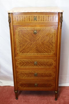 Charmant secrétaire français de style Louis XVI