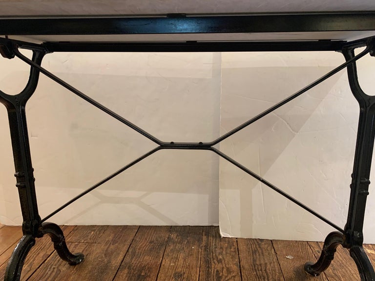 Lovely French Marble Top Cafe Table with Iron Base In Good Condition For Sale In Hopewell, NJ