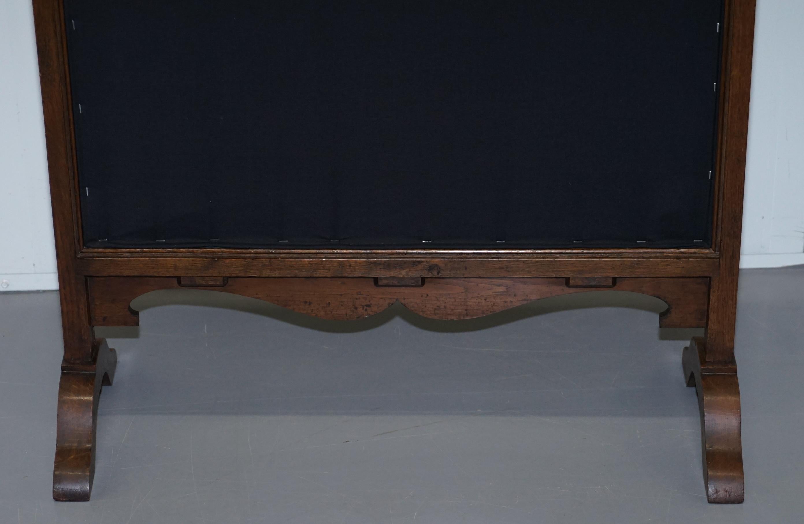 Lovely French Napoleon III Oak Fire Screen with Embroidered Scene Courting Pair 8