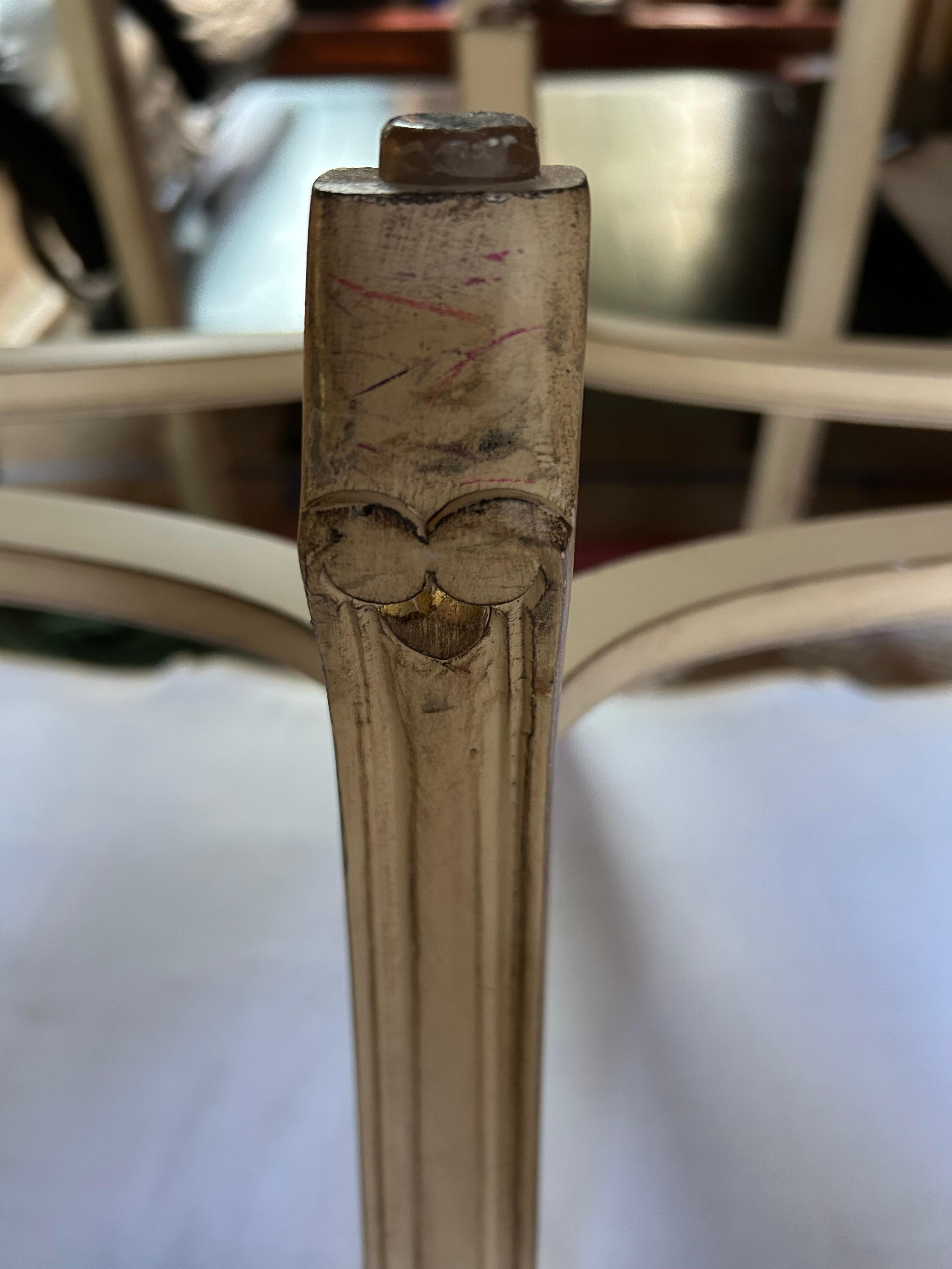 Precioso Banco de Madera Pintado Estilo Luis XV Provincial Francés Dorothy Draper en venta 11
