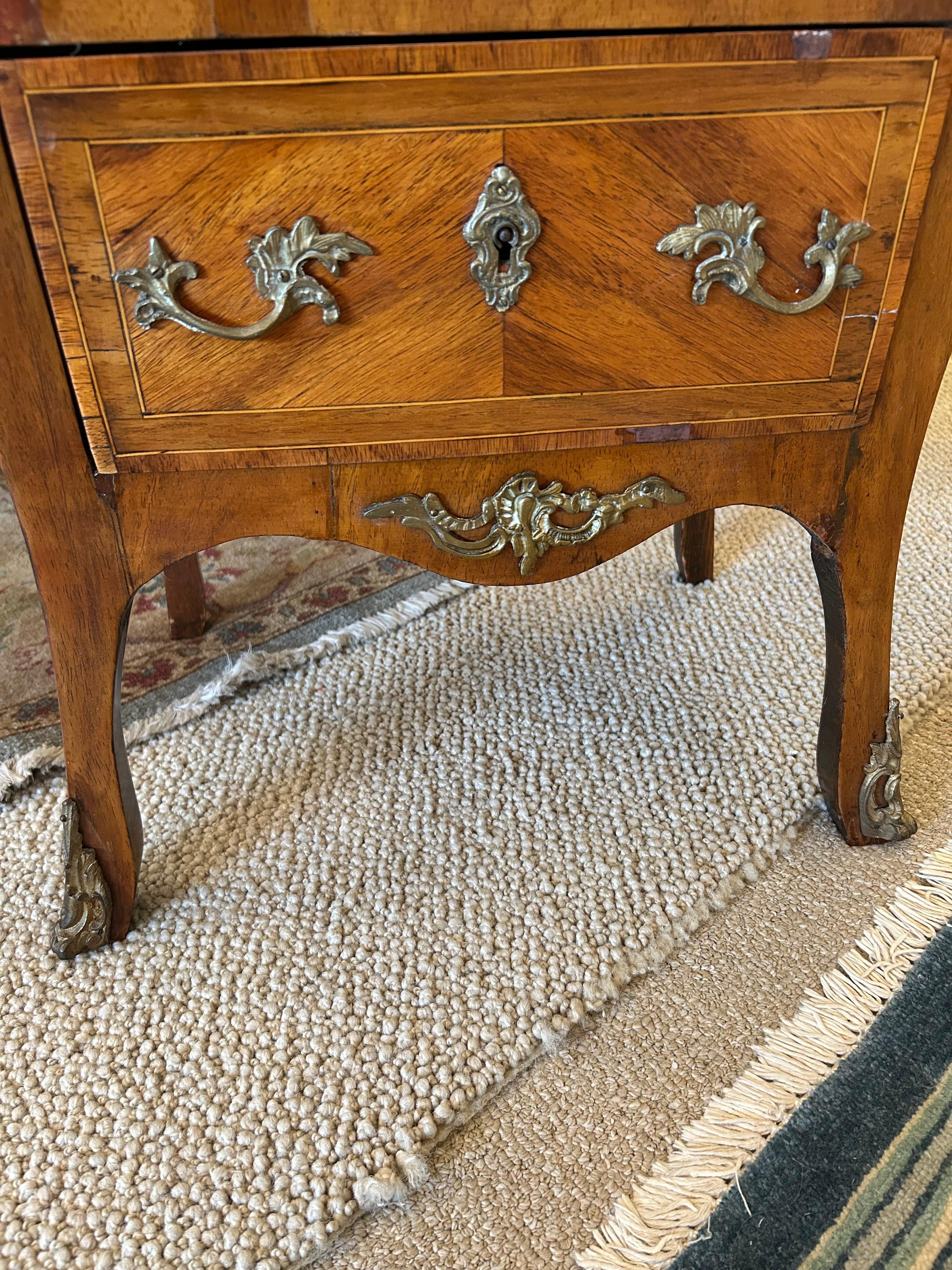 Precioso Cofre Lencería Semanier Francés de Madera Satinada y Latón en venta 4