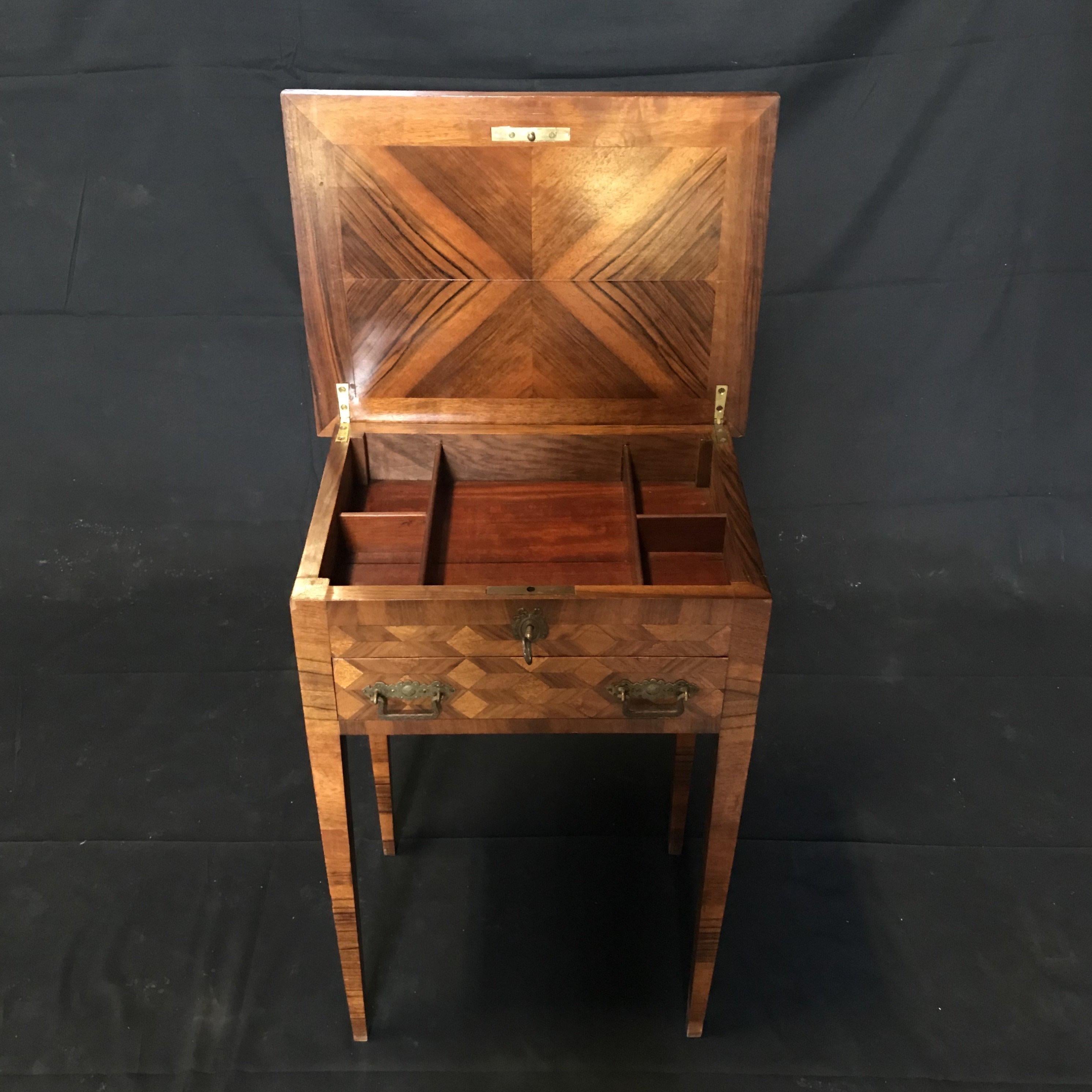 Lovely French Walnut Parquetry Side Table or Nightstand In Good Condition In Hopewell, NJ
