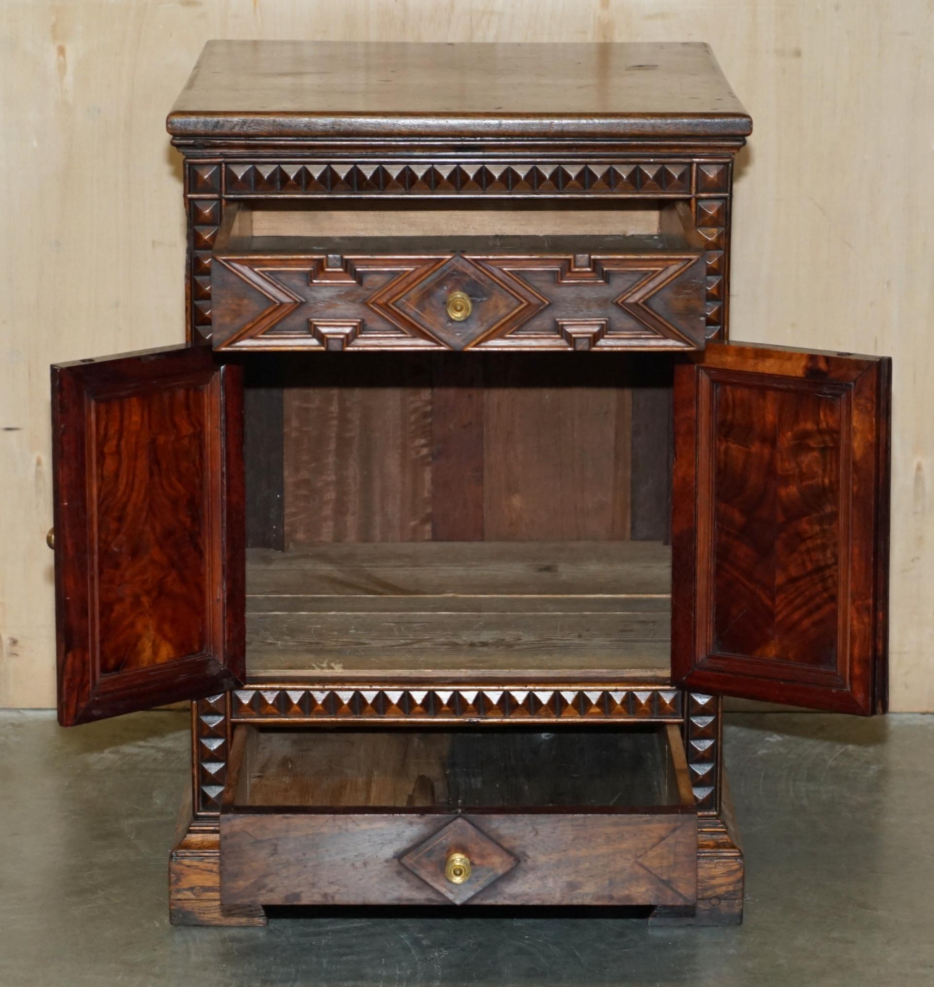 LOVELY FULLY RESTORED ANTIQUE JACOBEAN REVIVAL HAND CARVED SIDEBOARD CUPBOARDs For Sale 10