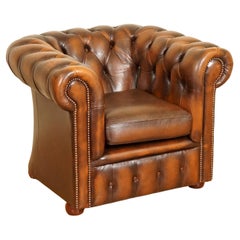 Lovely Gentleman Club Brown Leather Chesterfield Tub Armchair