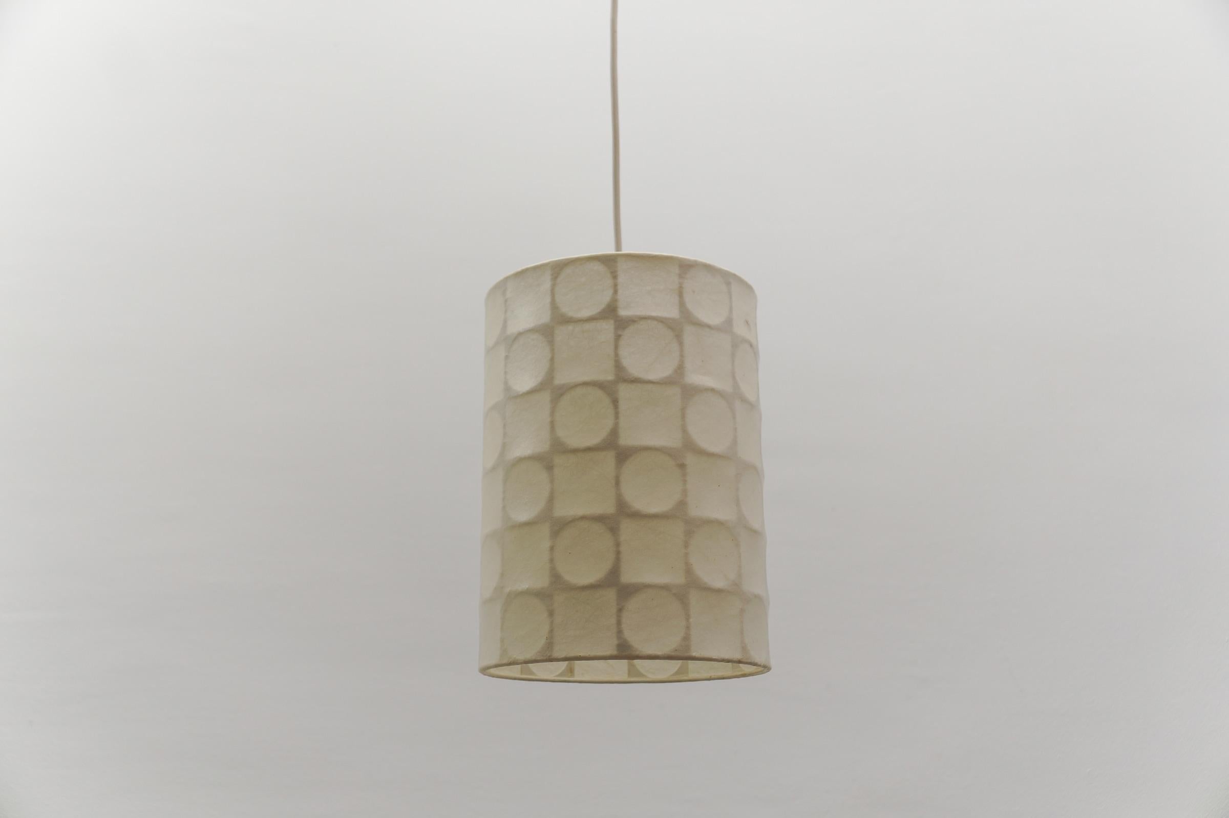 Schöne geometrische Cocoon-Hängelampe von Goldkant Leuchten, 1960er Jahre, Deutschland im Zustand „Gut“ im Angebot in Nürnberg, Bayern