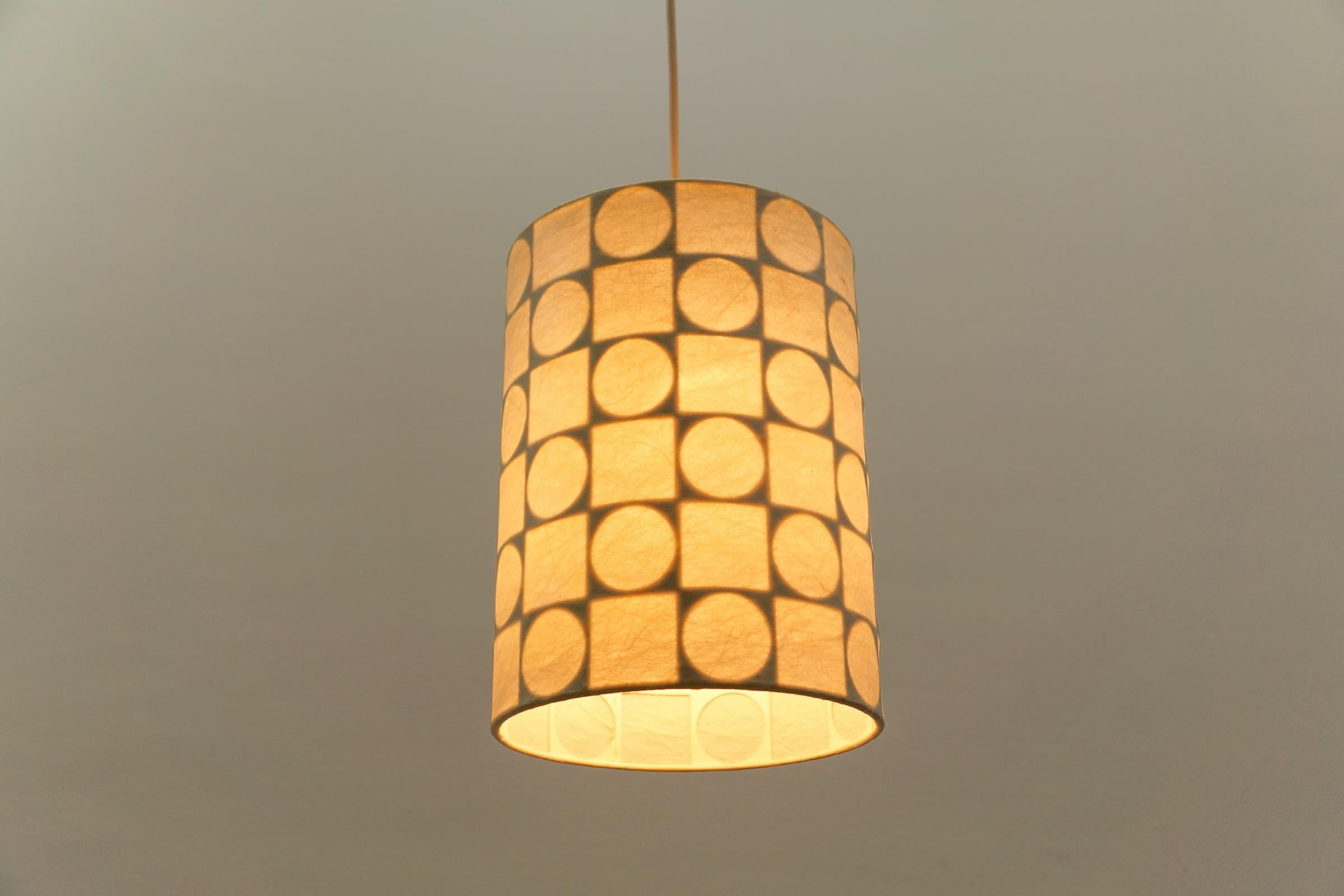Schöne geometrische Cocoon-Hängelampe von Goldkant Leuchten, 1960er Jahre, Deutschland (Mitte des 20. Jahrhunderts) im Angebot
