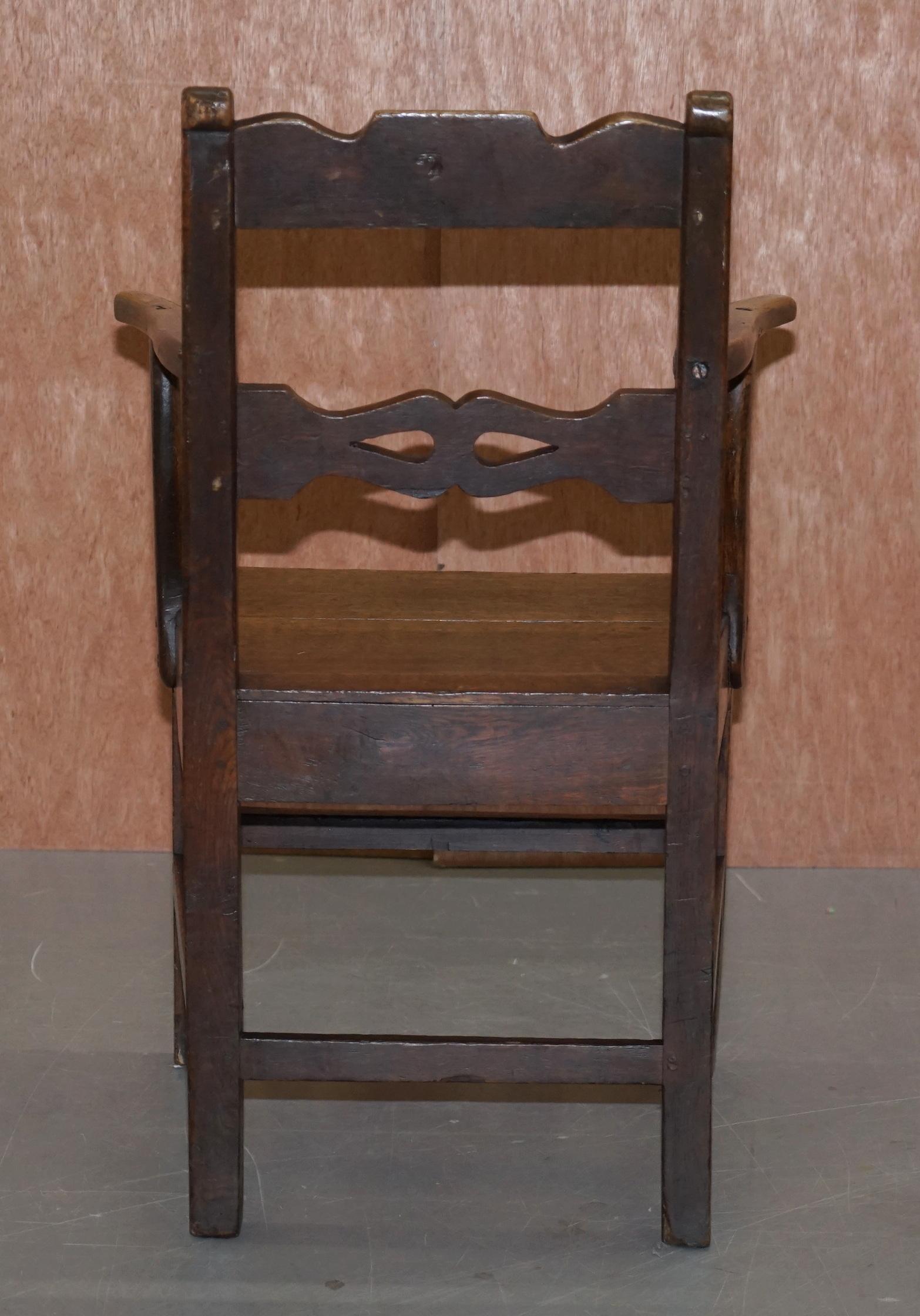 Schöner George II um 1760 Primitiver Schnitzer-Sessel Original-Reparaturen aus der Zeit George II. im Angebot 8