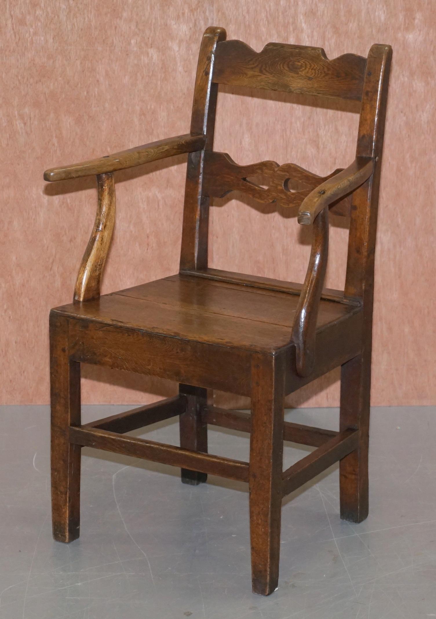 Schöner George II um 1760 Primitiver Schnitzer-Sessel Original-Reparaturen aus der Zeit George II. (Englisch) im Angebot