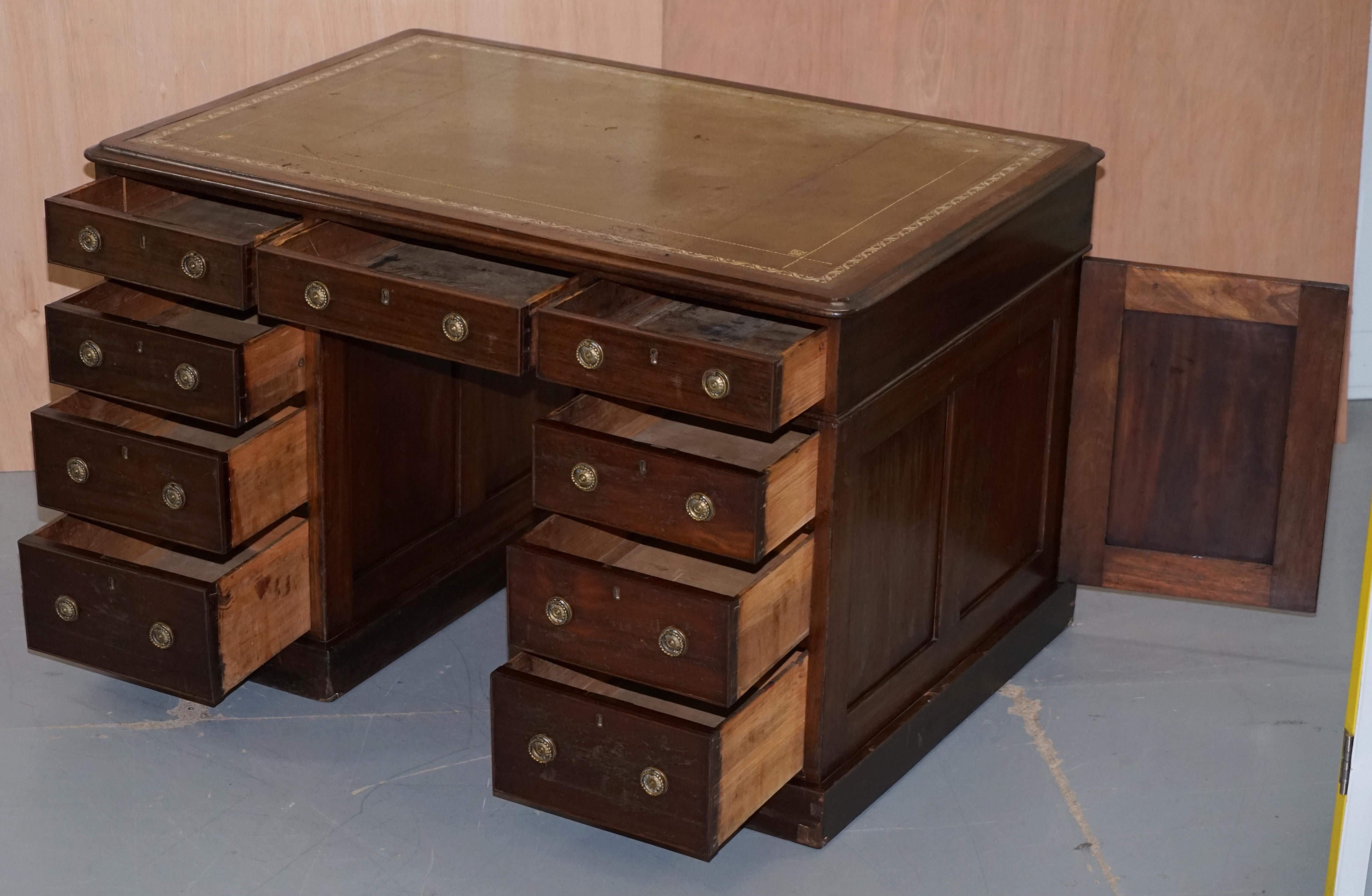 Lovely George III circa 1780 Double Sided Walnut Partner Desk Original Handles For Sale 4