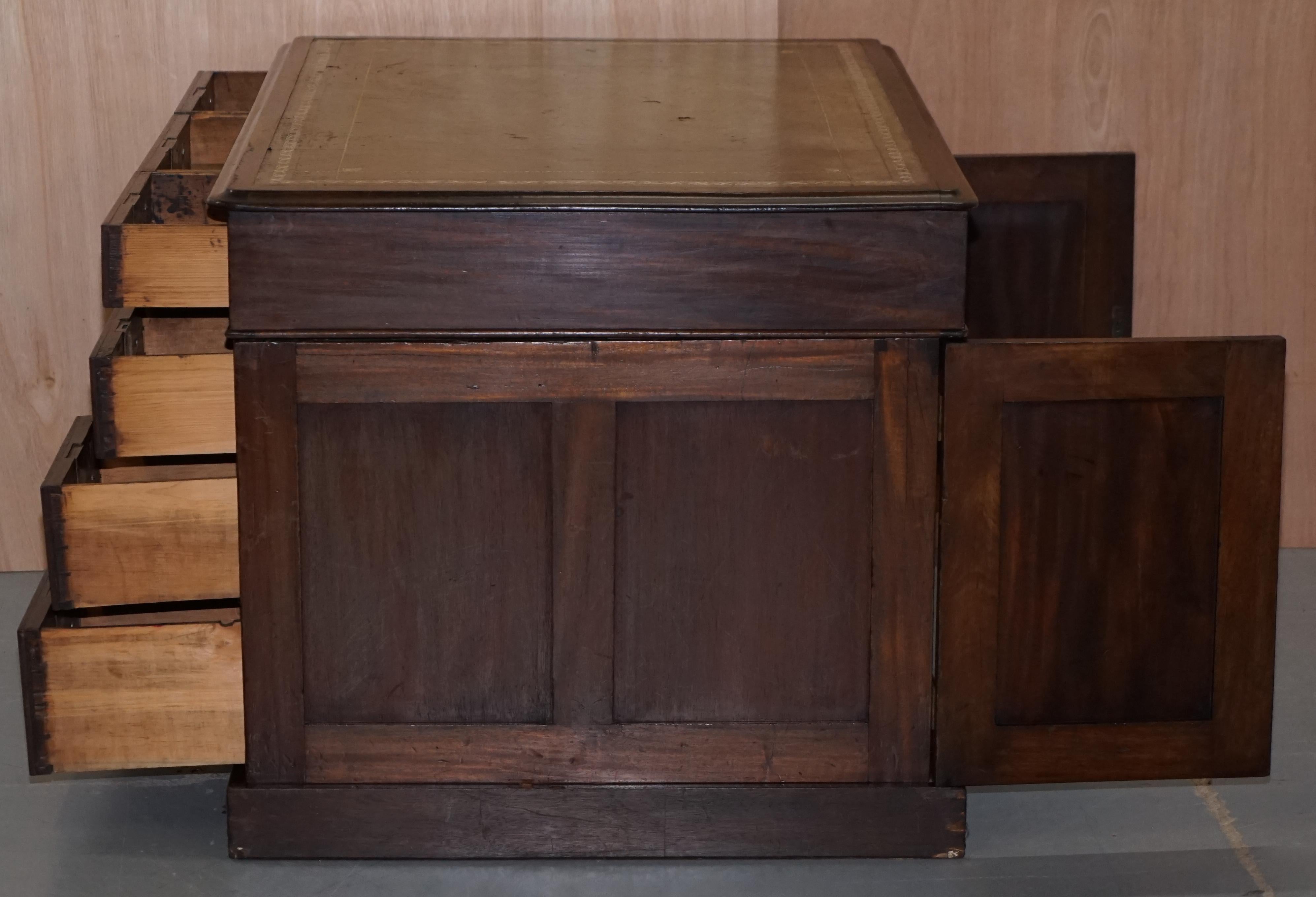 Lovely George III circa 1780 Double Sided Walnut Partner Desk Original Handles For Sale 5