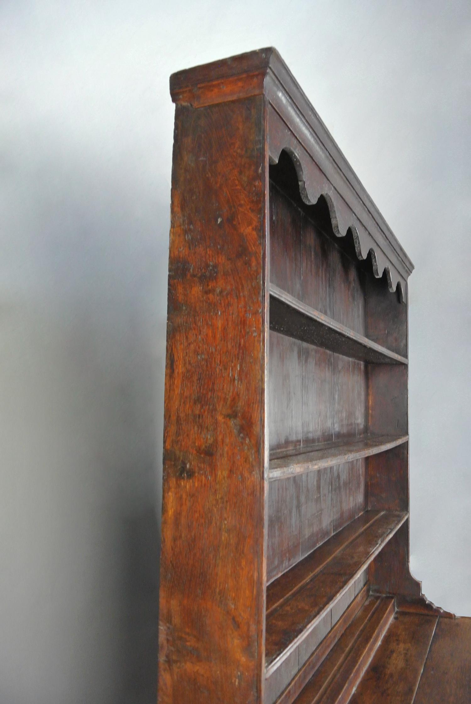 Lovely George III Oak and Elm Potboard Dresser c. 1800 3