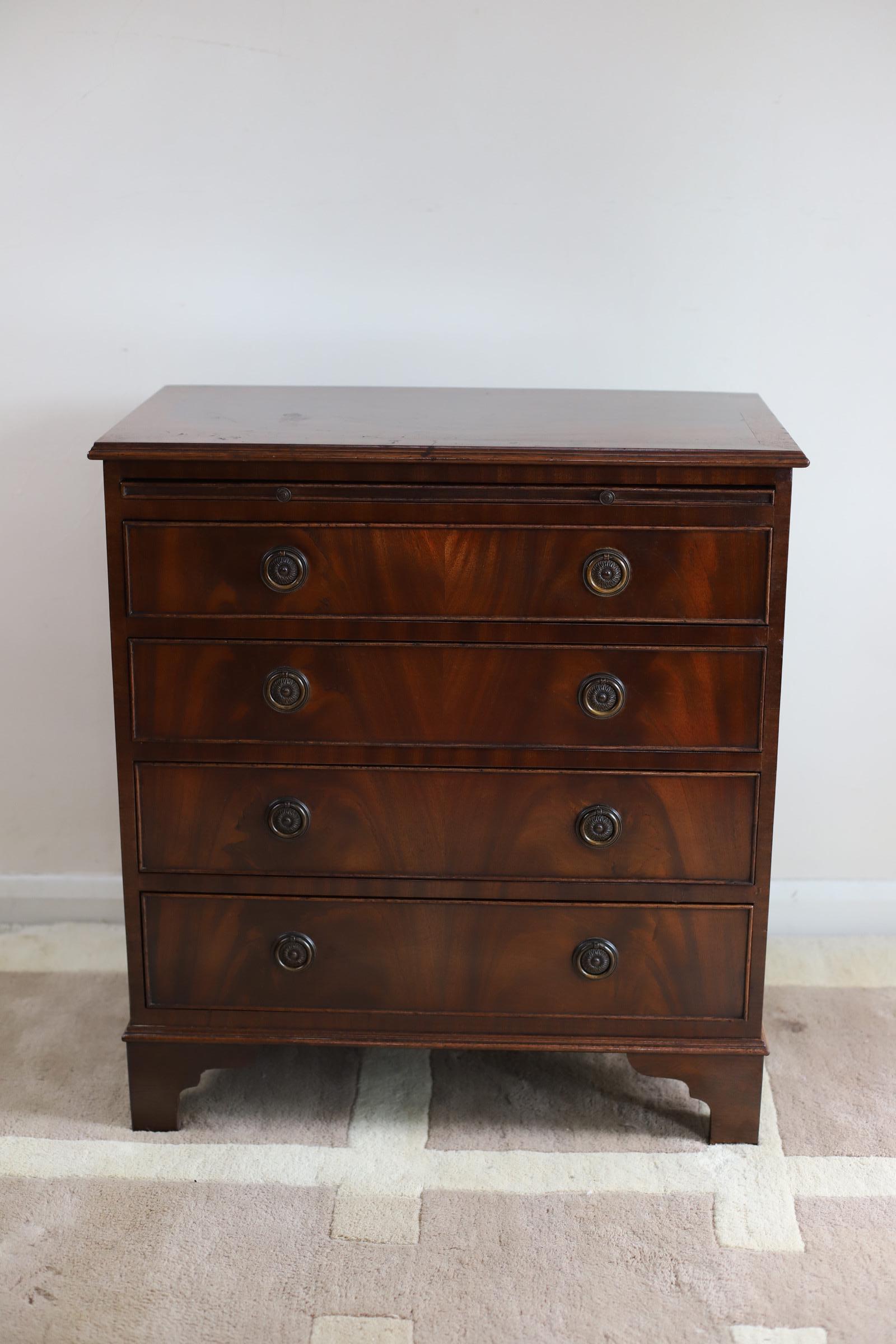British Lovely George III Style Mahogany Bachelor's Chest of Drawers