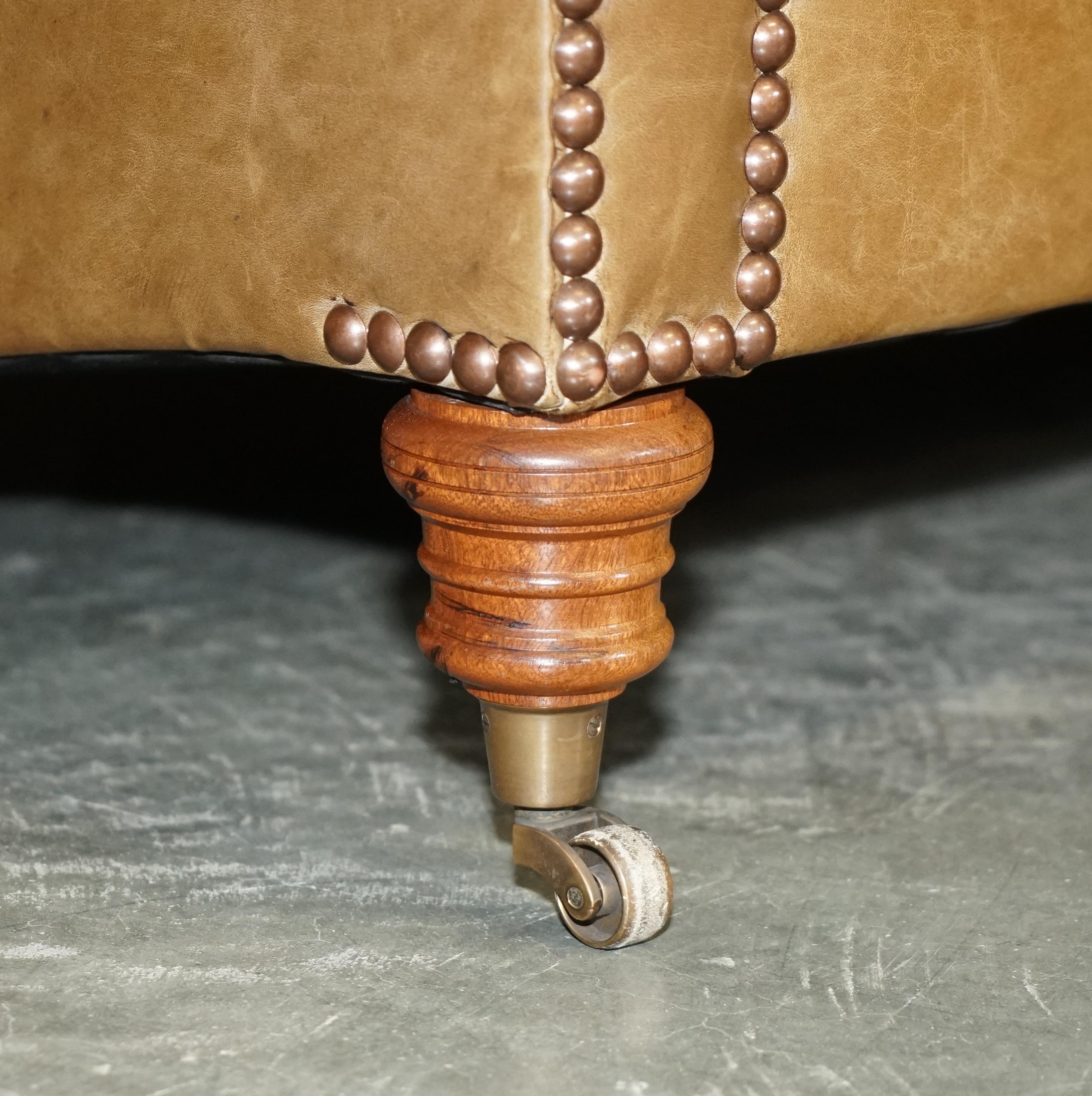 LOVELY GEORGE SMITH SCROLL CUSHiON BACK BROWN LEATHER SOFA en vente 2