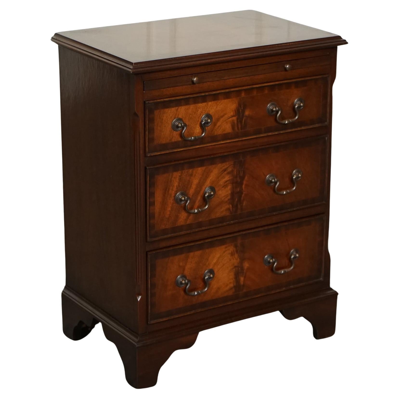 LOVELY GEORGIAN STYLE SMALL CHEST OF DRAWERS SiDE TABLE WITH BUTLER TRAY J1 For Sale