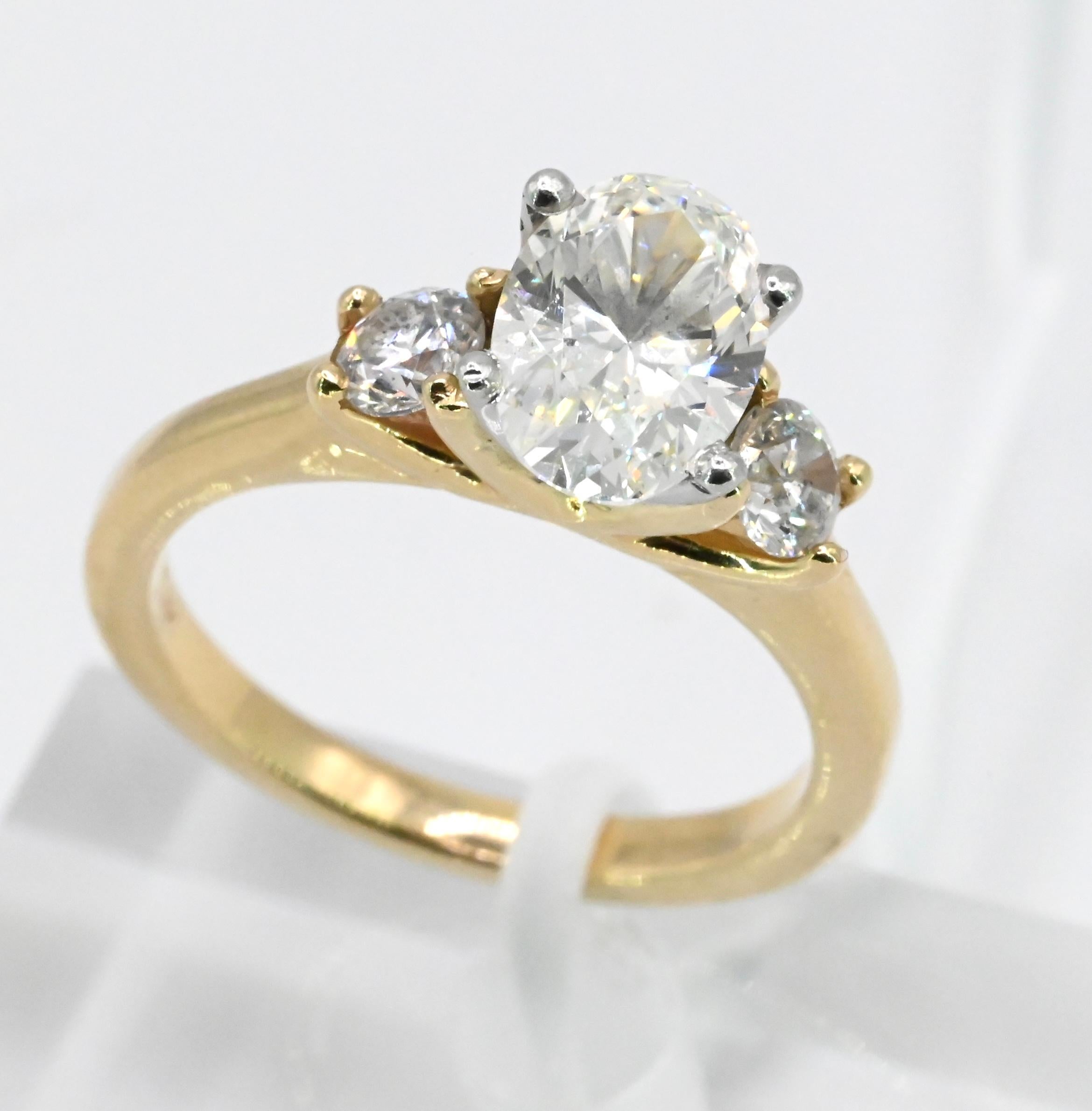 Lovely GIA Certified Oval Shaped Diamond Ring 1.21 TCW 1