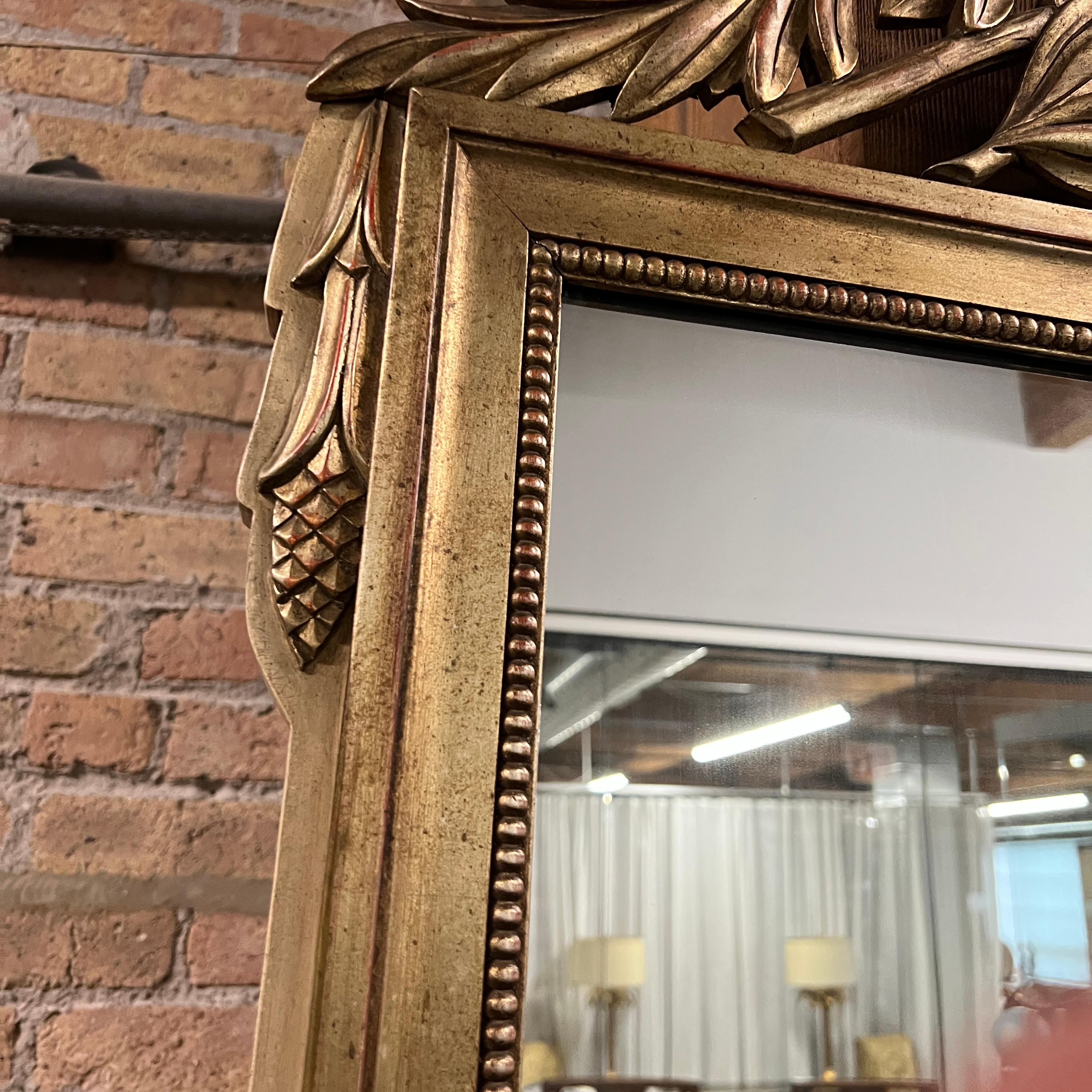 Precioso Espejo Dorado con Gavilla de Trigo, Media Luna y Hojas de Laurel en venta 1