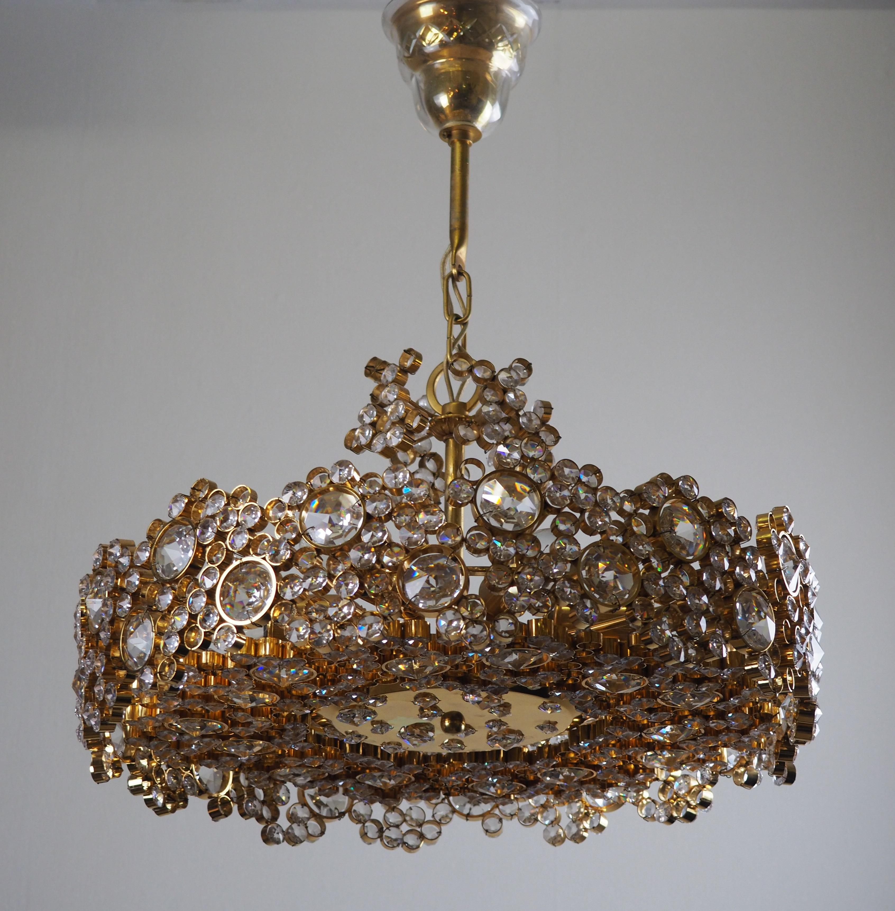 Austrian Lovely Gold and Crystal Chandelier Attributed to Lobmeyr, Vienna, circa 1960s For Sale