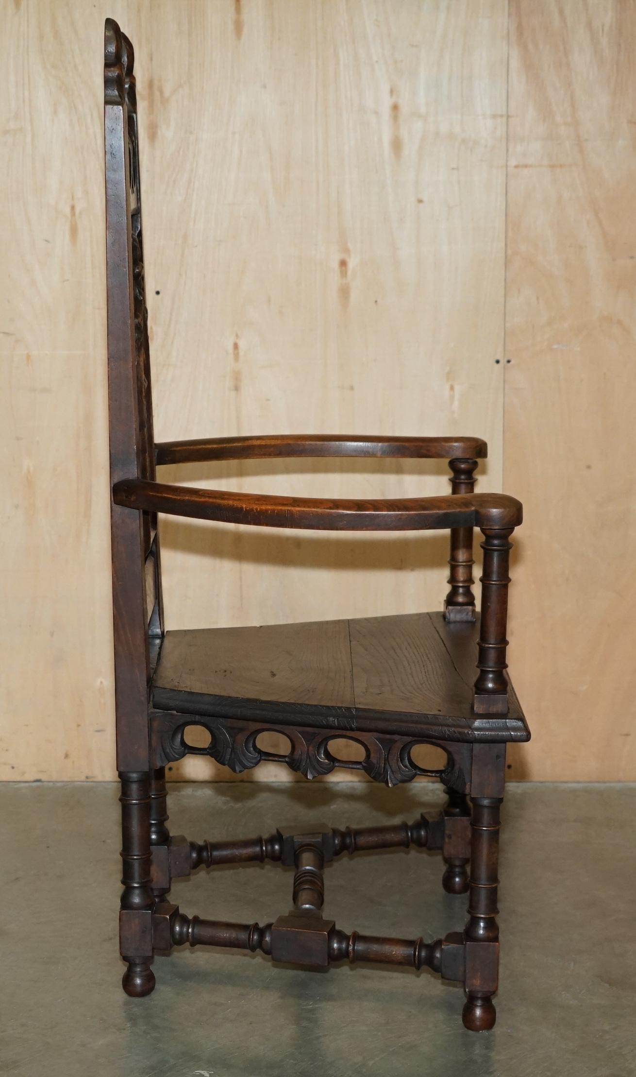 AMABILE POLTRONA DA TRONO GOTHIC REVIVAL FATTA A MANO IN INGHILTERRA CON SCHIENALE IN ROVESCIO in vendita 3