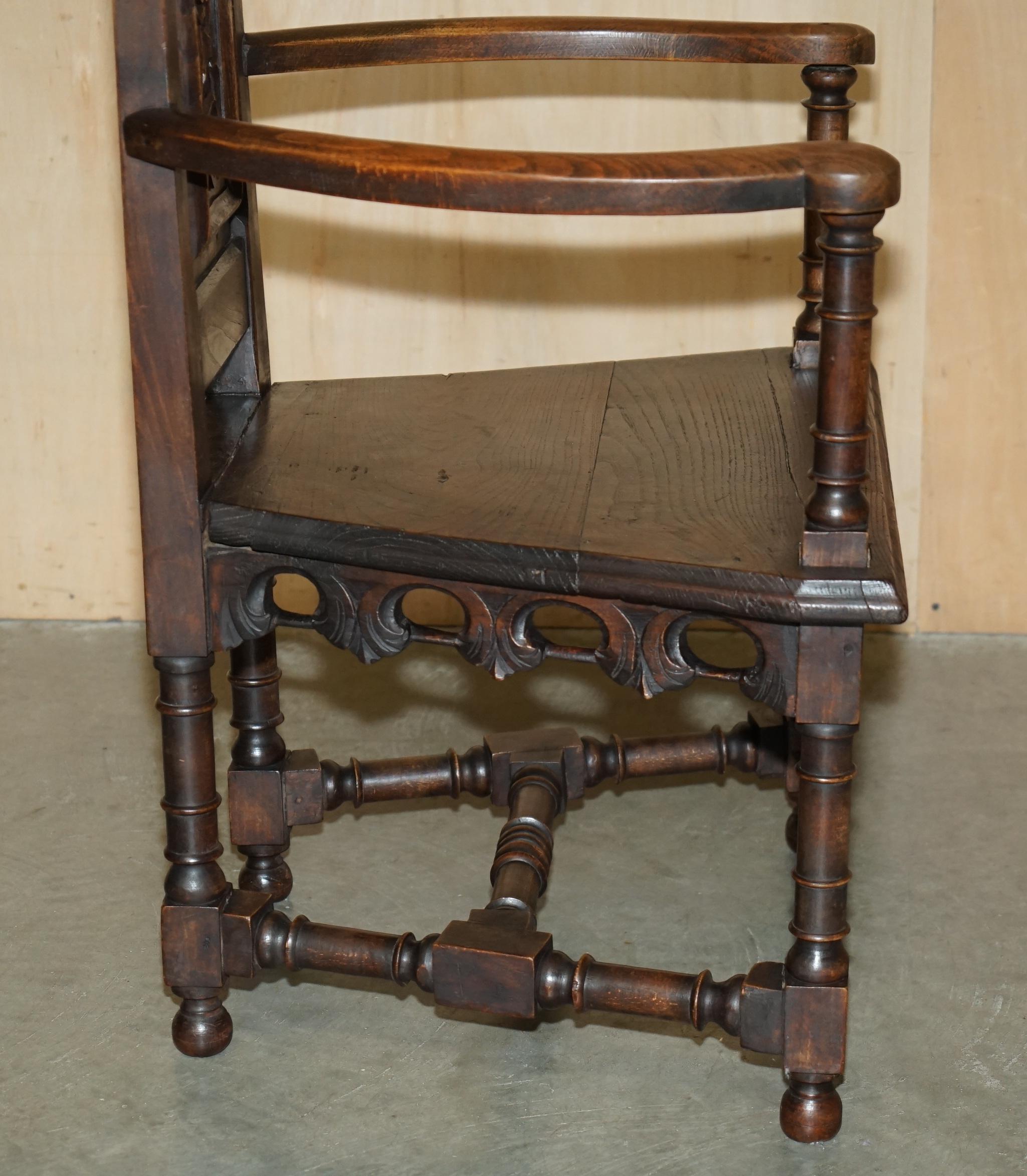 AMABILE POLTRONA DA TRONO GOTHIC REVIVAL FATTA A MANO IN INGHILTERRA CON SCHIENALE IN ROVESCIO in vendita 4