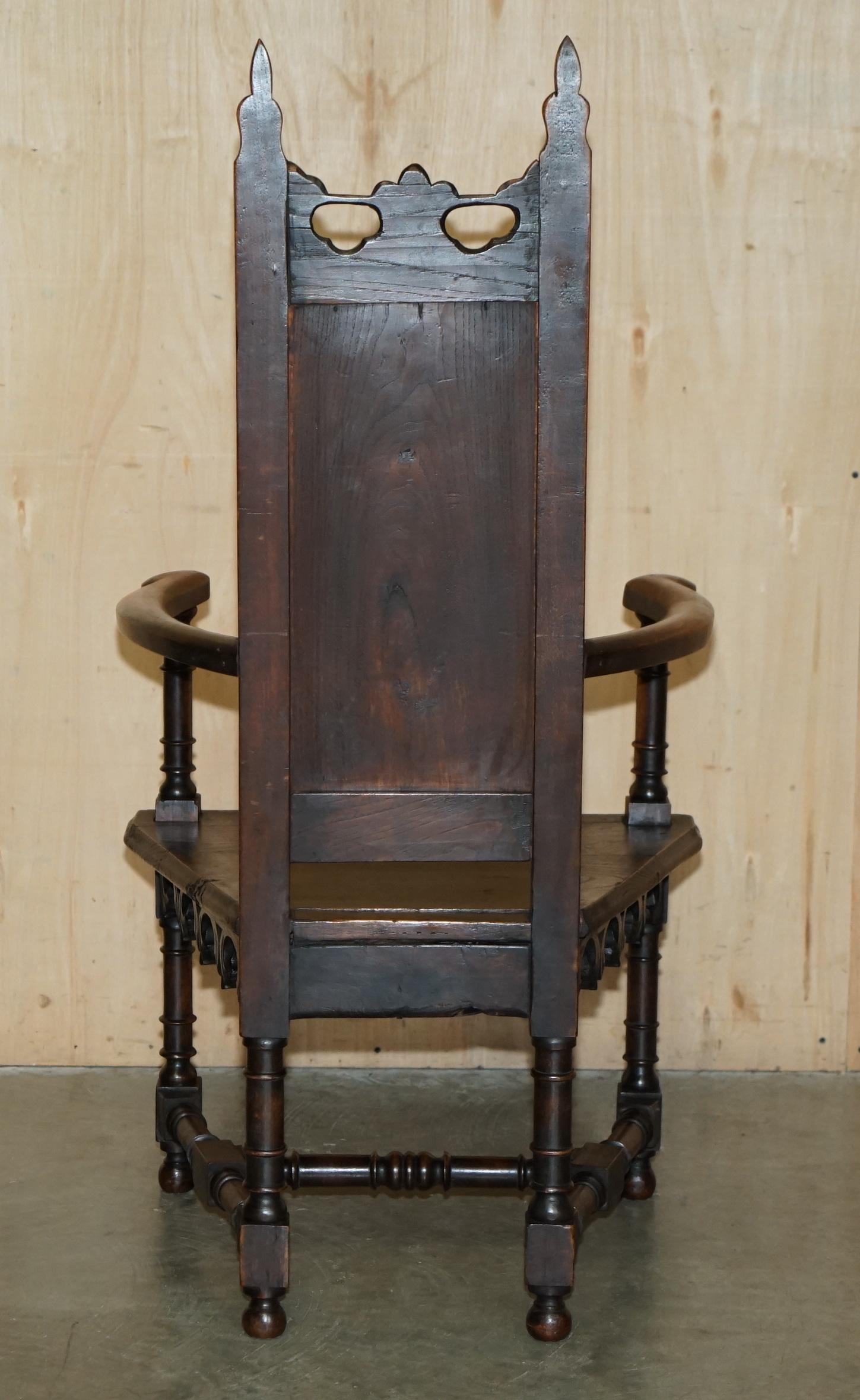AMABILE POLTRONA DA TRONO GOTHIC REVIVAL FATTA A MANO IN INGHILTERRA CON SCHIENALE IN ROVESCIO in vendita 5