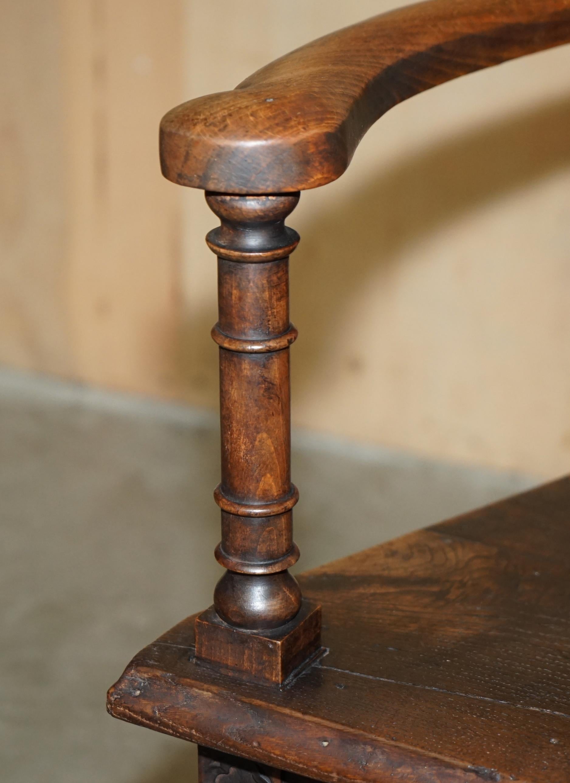 Quercia AMABILE POLTRONA DA TRONO GOTHIC REVIVAL FATTA A MANO IN INGHILTERRA CON SCHIENALE IN ROVESCIO in vendita