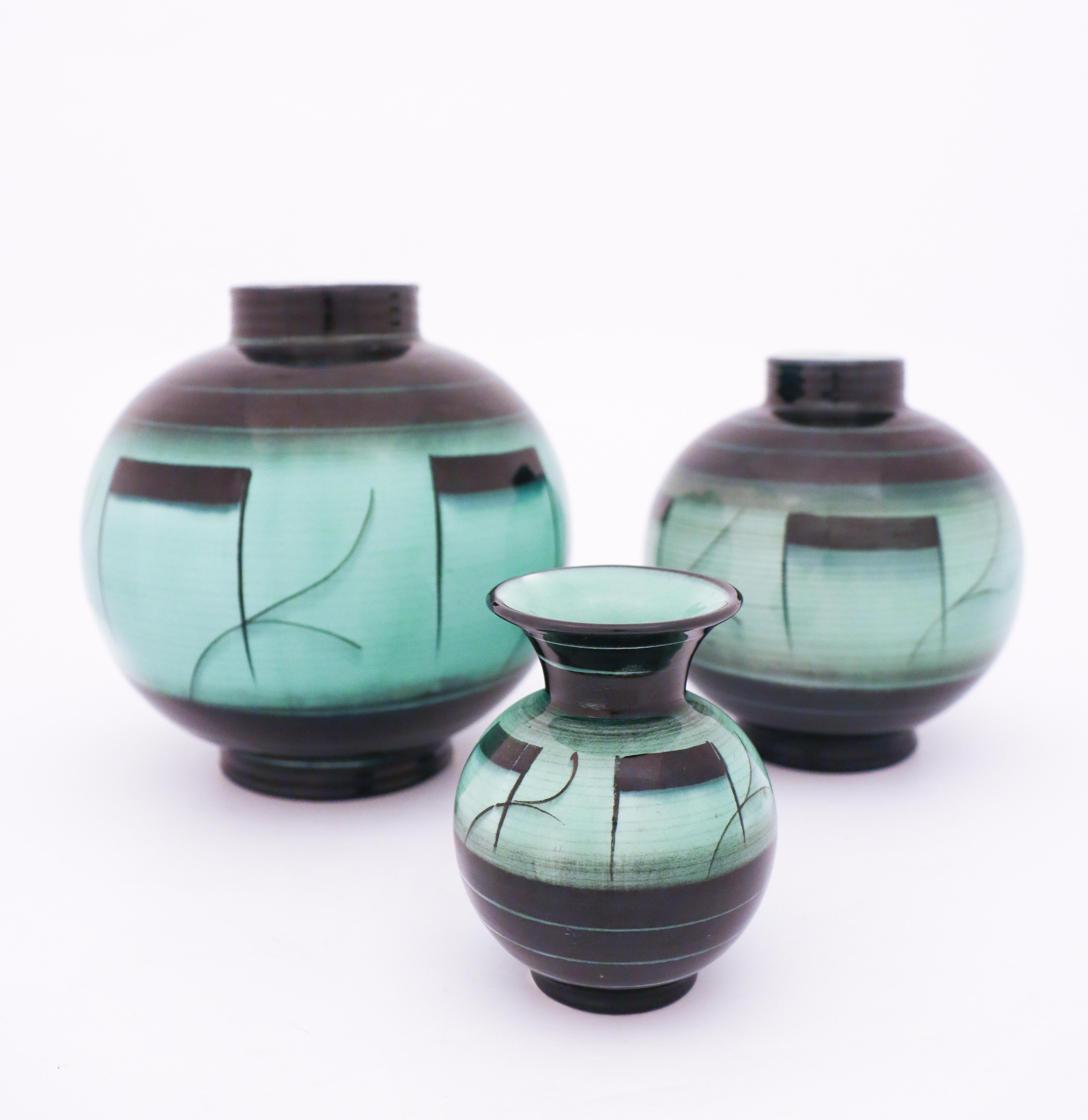 Lovely Green and Black Art Deco Vase by Ilse Claesson, Rörstrand In Good Condition For Sale In Stockholm, SE