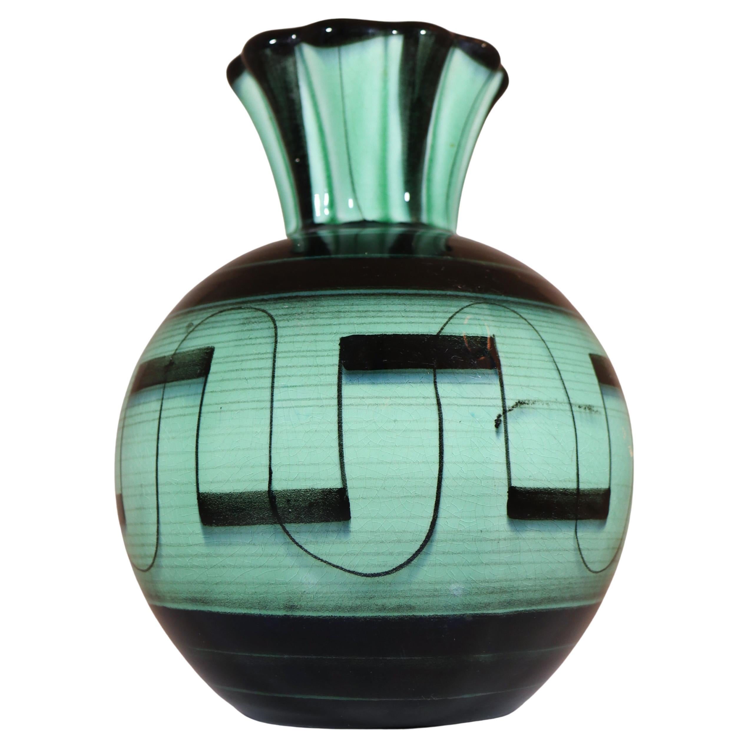 Ravissant vase Art Déco vert et noir par Ilse Claesson, Rrstrand