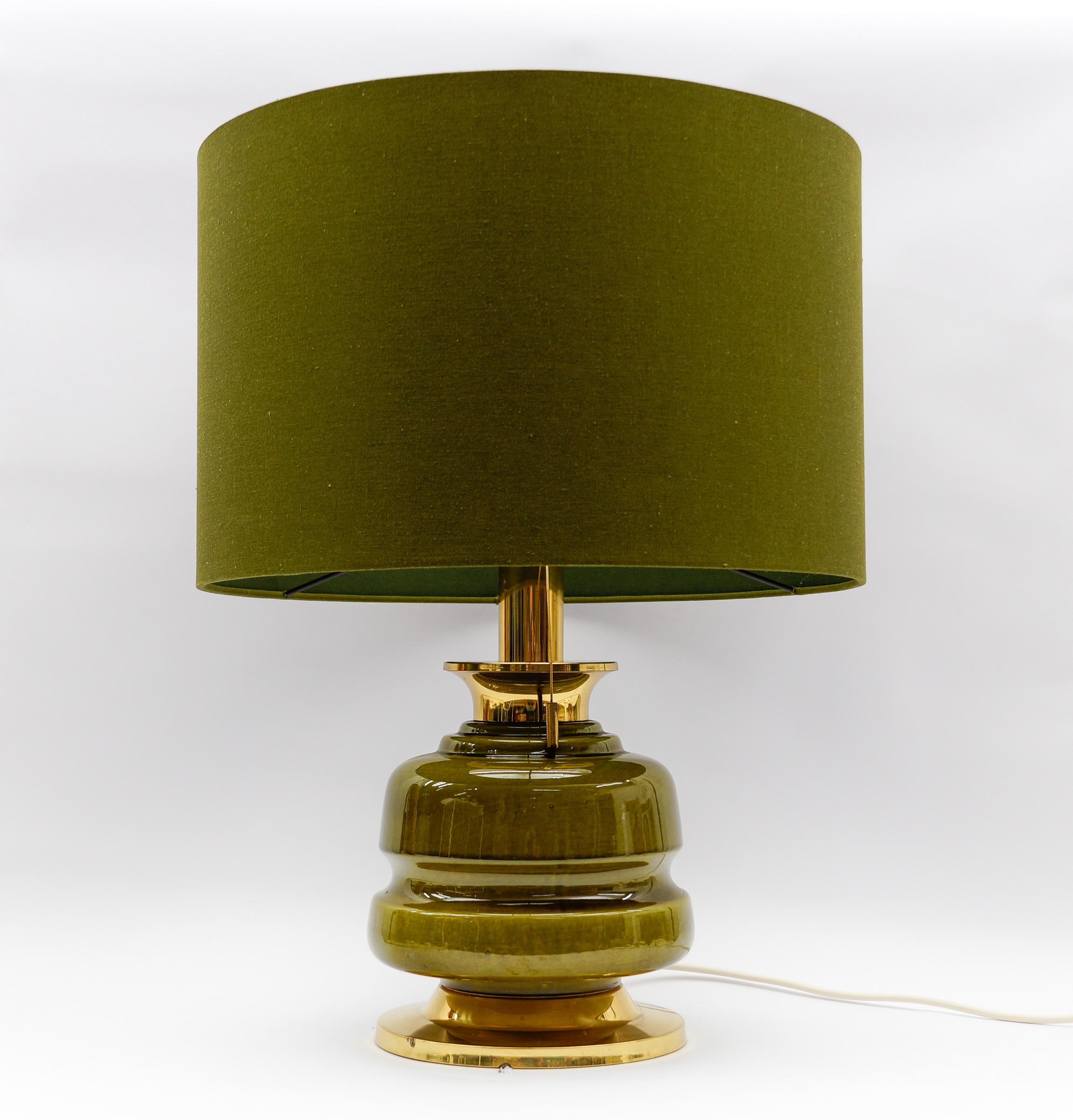 Lovely Green Ceramic Table Lamp Bases, Germany 1960s

The pictures with the lampshades are for illustration purposes and as an example of how the lamp bases look with a lampshade. These are not part of the offer.