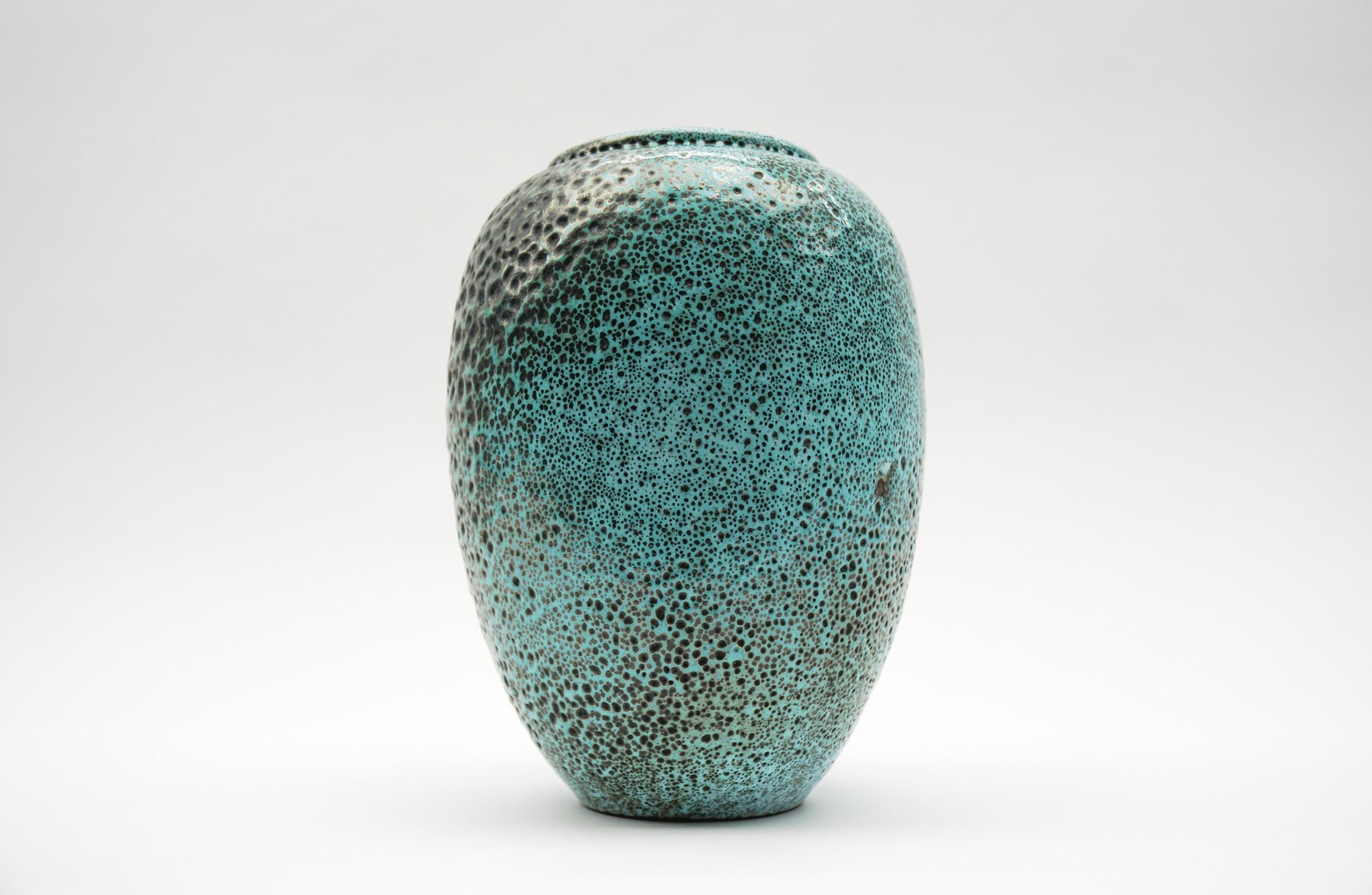 Lovely Green Lava Studio Ceramic Vase by Wilhelm & Elly Kuch, 1960s, Germany

Very good condition.

---------------------------------------

Wilhelm Kuch, born 1925, 1947 apprenticeship - Gusso Reuss in Munich - 1948 opened the studio in Burgthann -