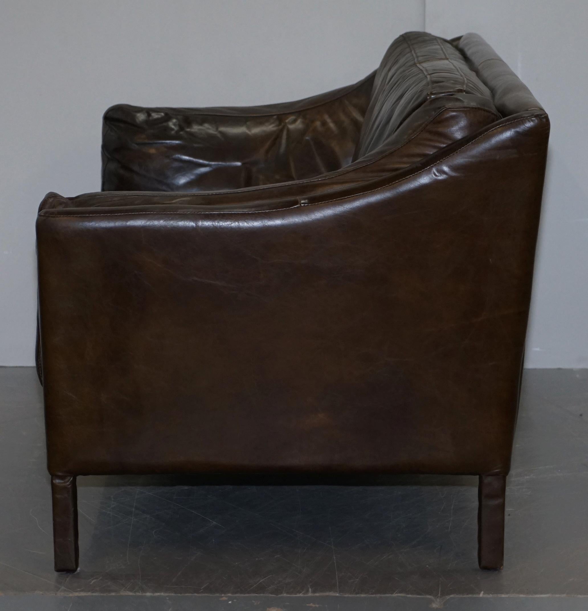 Lovely Halo Reggio Conker Brown Leather Two-Seat Sofa Very Comfortable 6