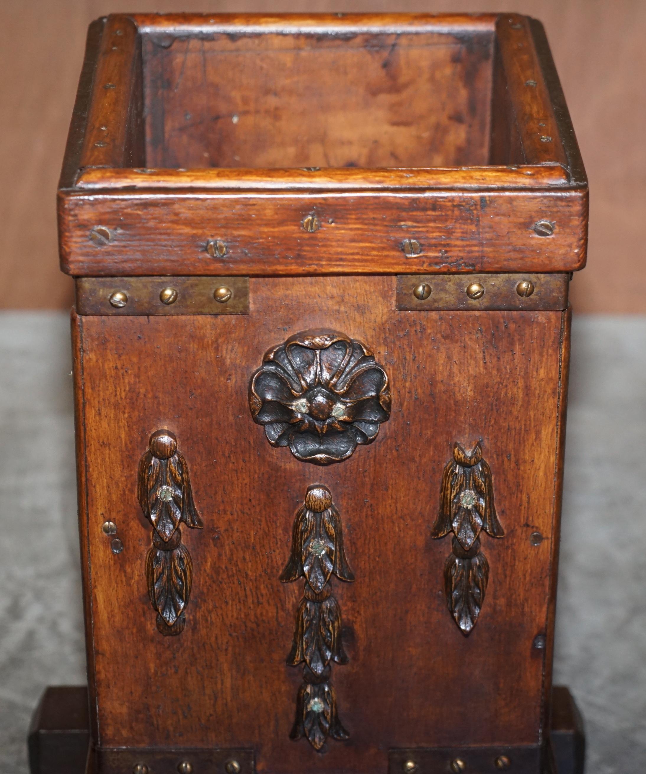 Victorian Lovely Hand Carved Circa 1880 English Oak Wastepaper Bin Nice and Decorative For Sale