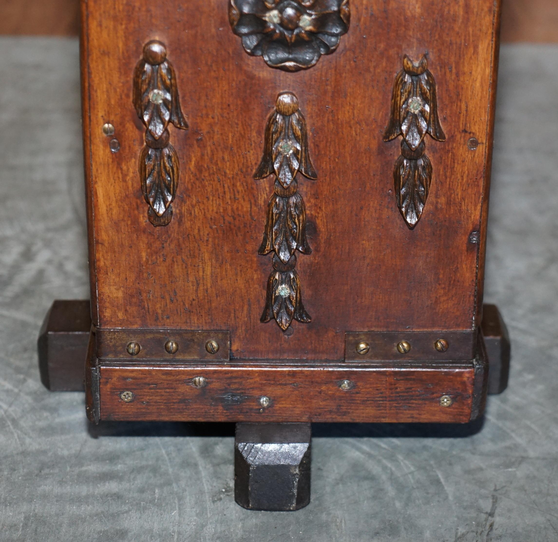 Hand-Crafted Lovely Hand Carved Circa 1880 English Oak Wastepaper Bin Nice and Decorative For Sale