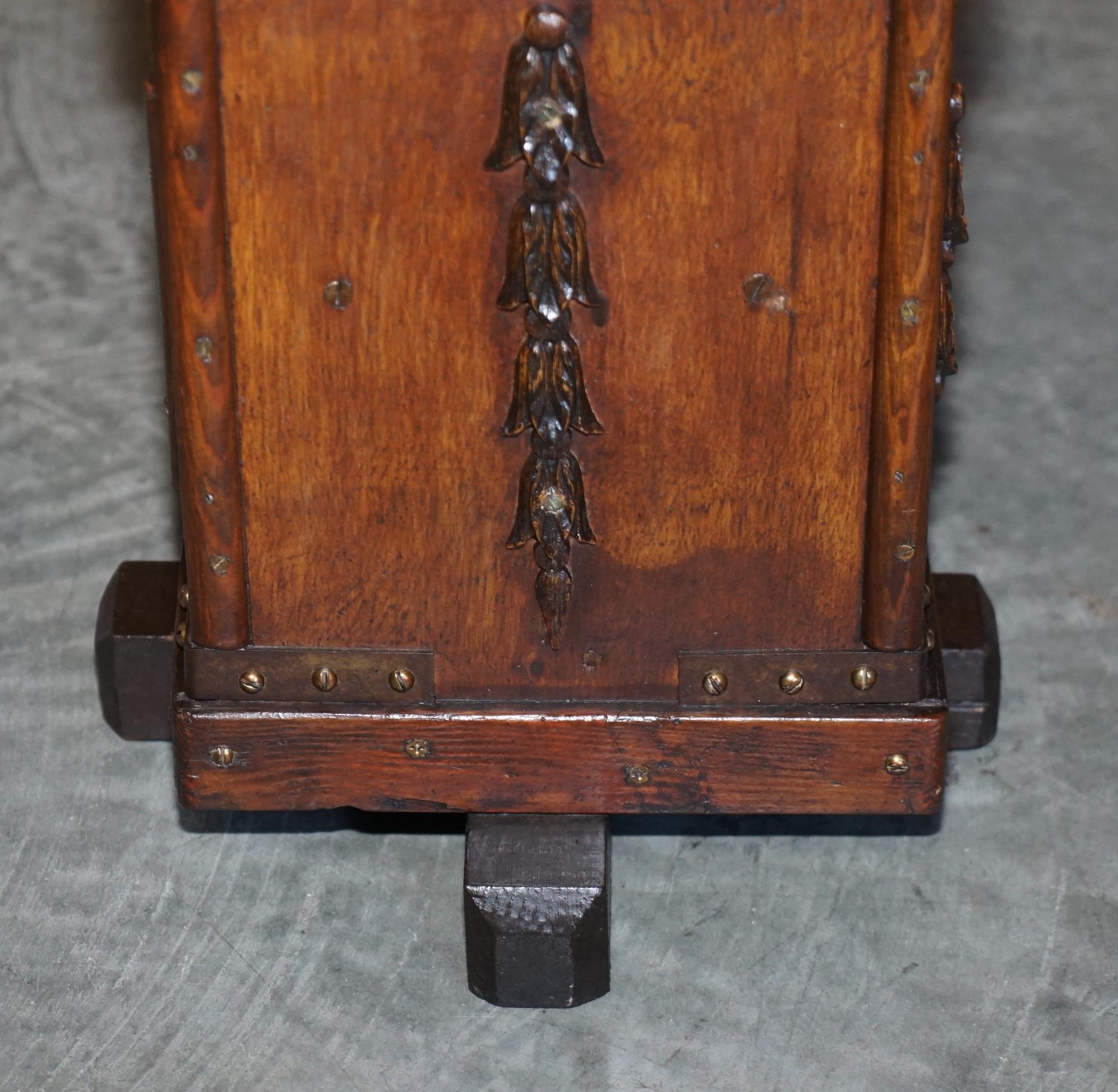 Lovely Hand Carved Circa 1880 English Oak Wastepaper Bin Nice and Decorative For Sale 3