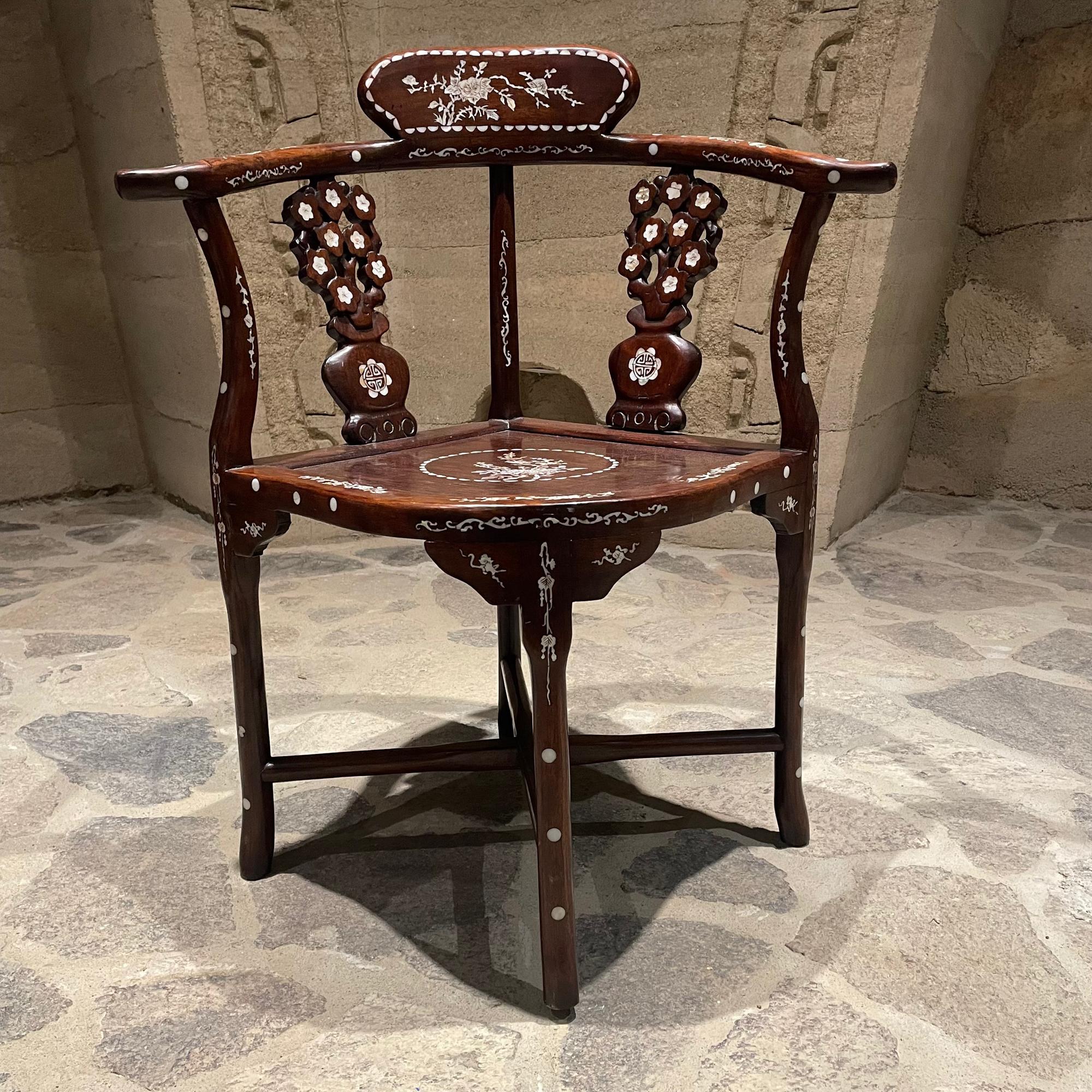 Mid-20th Century Lovely Handcrafted Chinese Corner Armchair Rosewood with Mother-of-Pearl Inlay For Sale