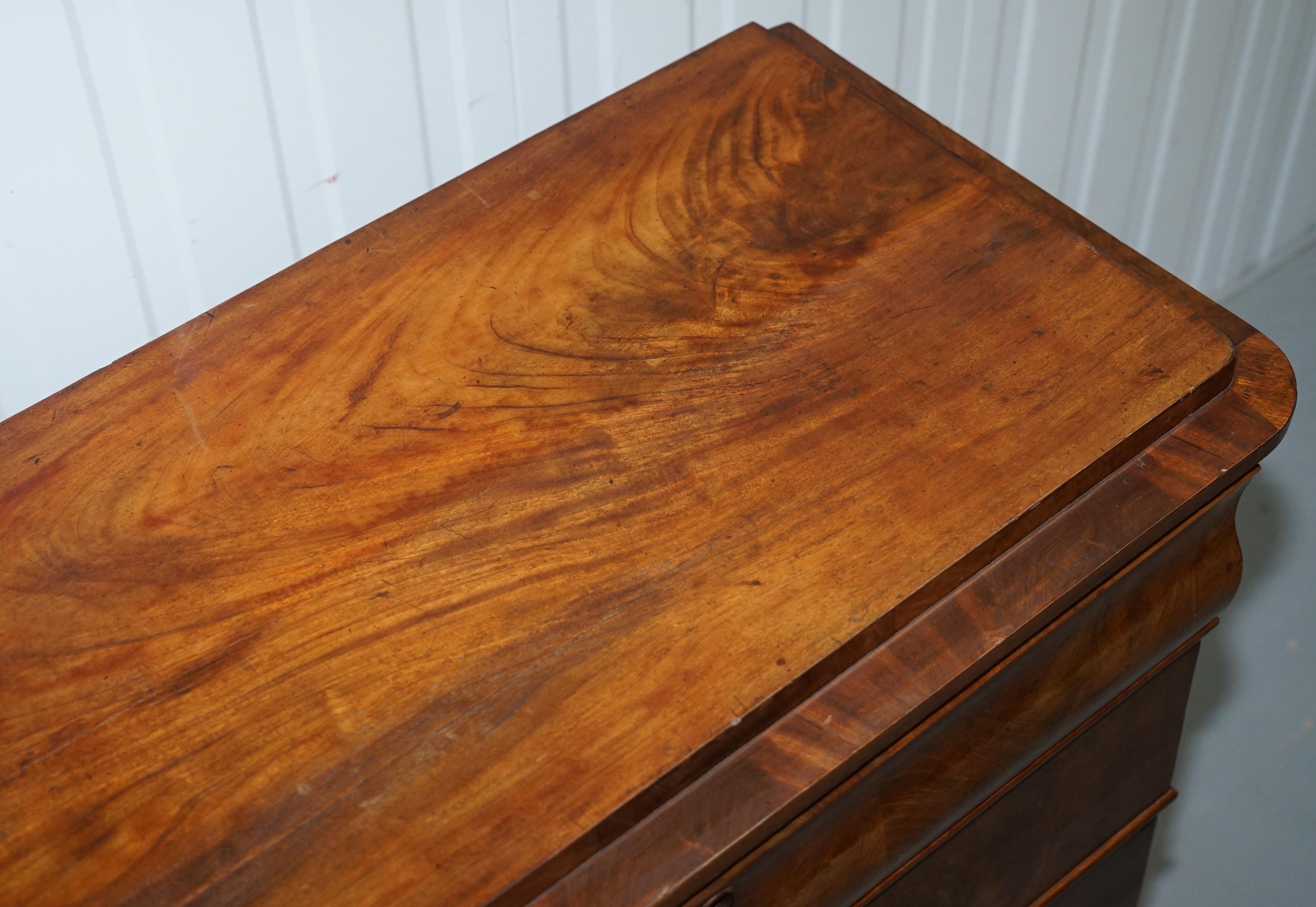 Lovely Handmade Victorian circa 1850 Biedermeier Walnut Chest of Drawers 1