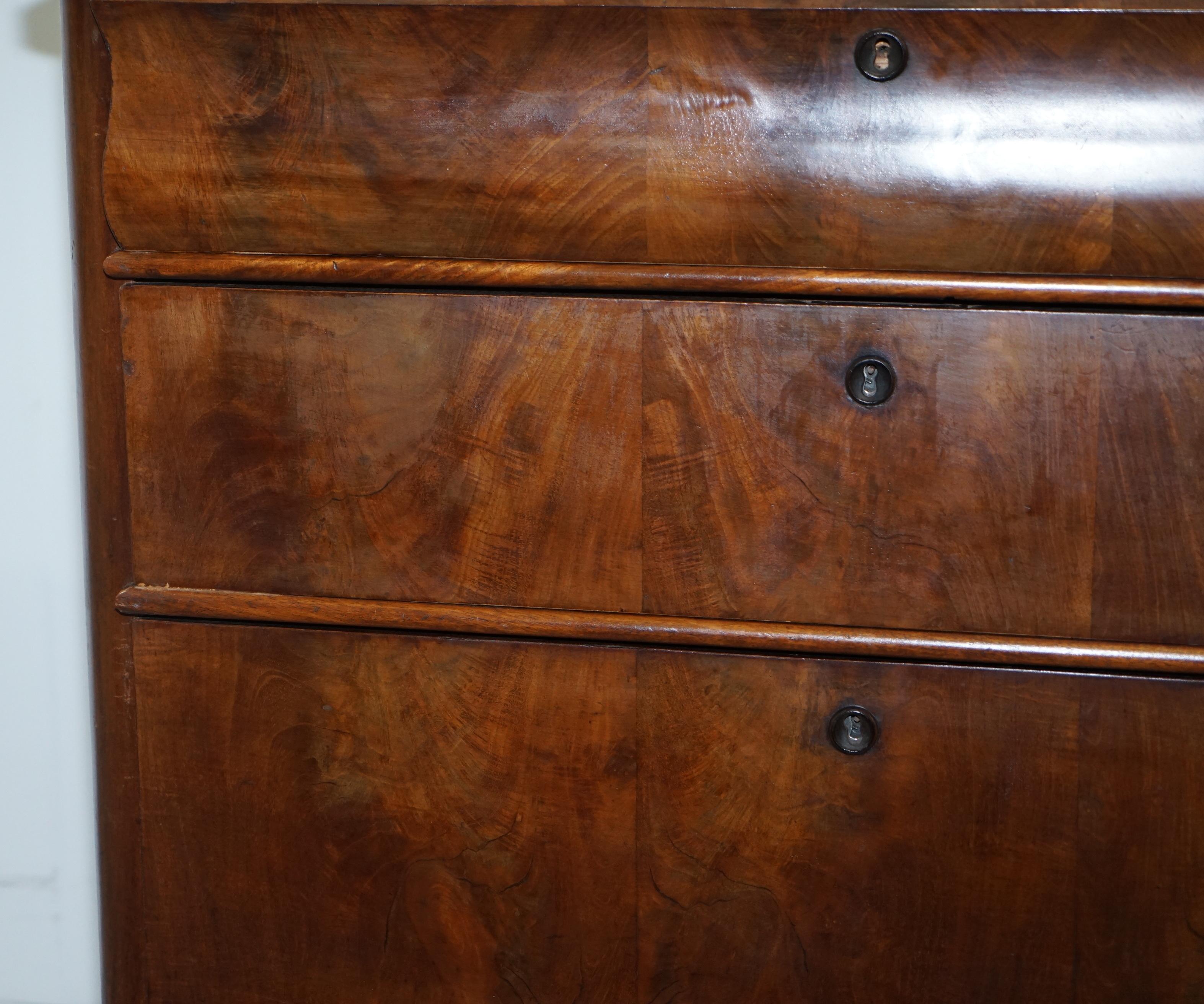 Lovely Handmade Victorian circa 1850 Biedermeier Walnut Chest of Drawers 4