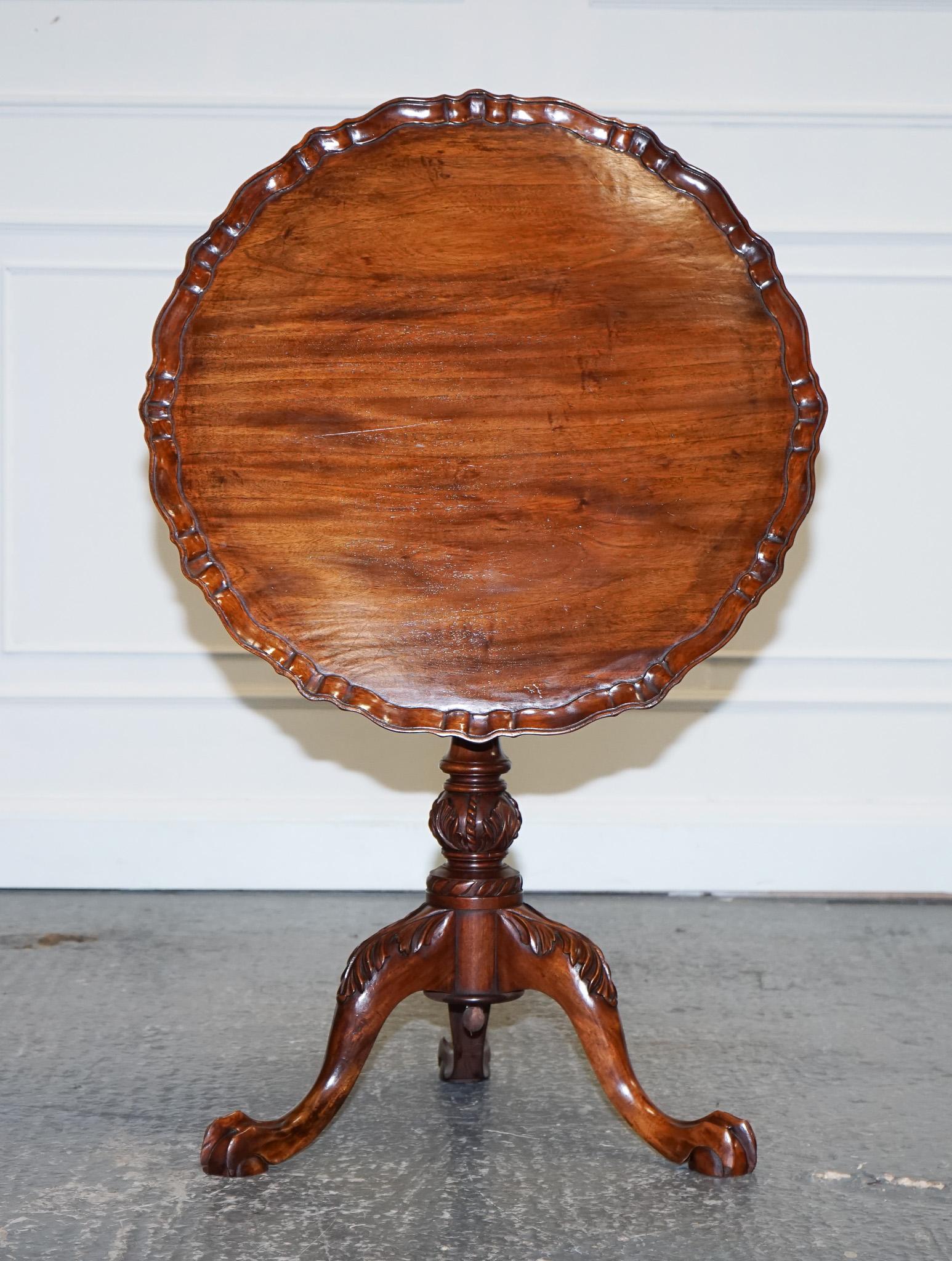 Hand-Crafted Lovely Hardwood Large Pie Crust Tilt Top Side Wine Plant Lamp Table For Sale