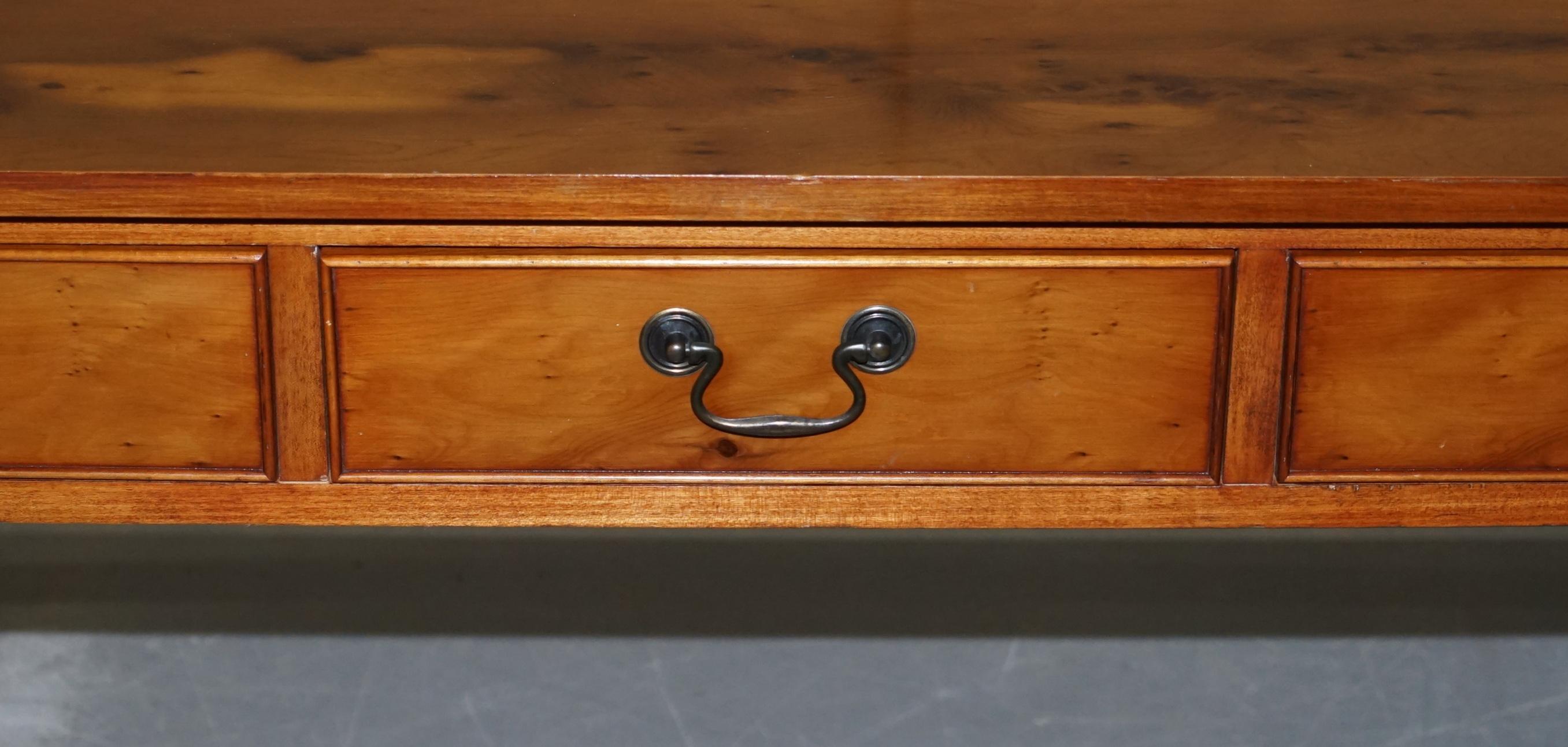 20th Century Lovely Harrods London Burr Yew Wood Coffee Table Lovely Vintage Detailing For Sale