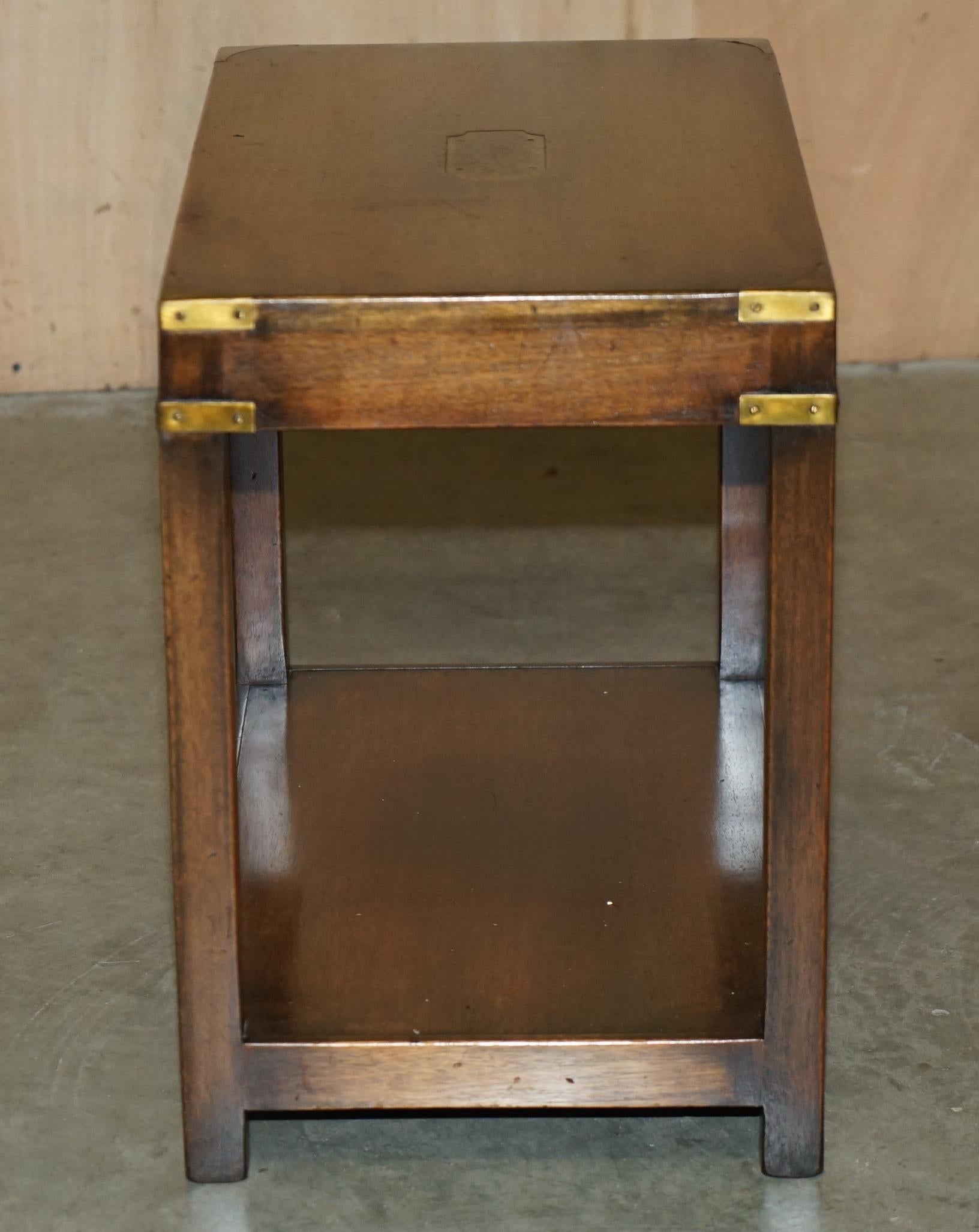 LOVELY HARRODS LONDRES KENNEDY CAMPAÑA MILITAR MESA ALTA SiDE END HARDWOOD en venta 3