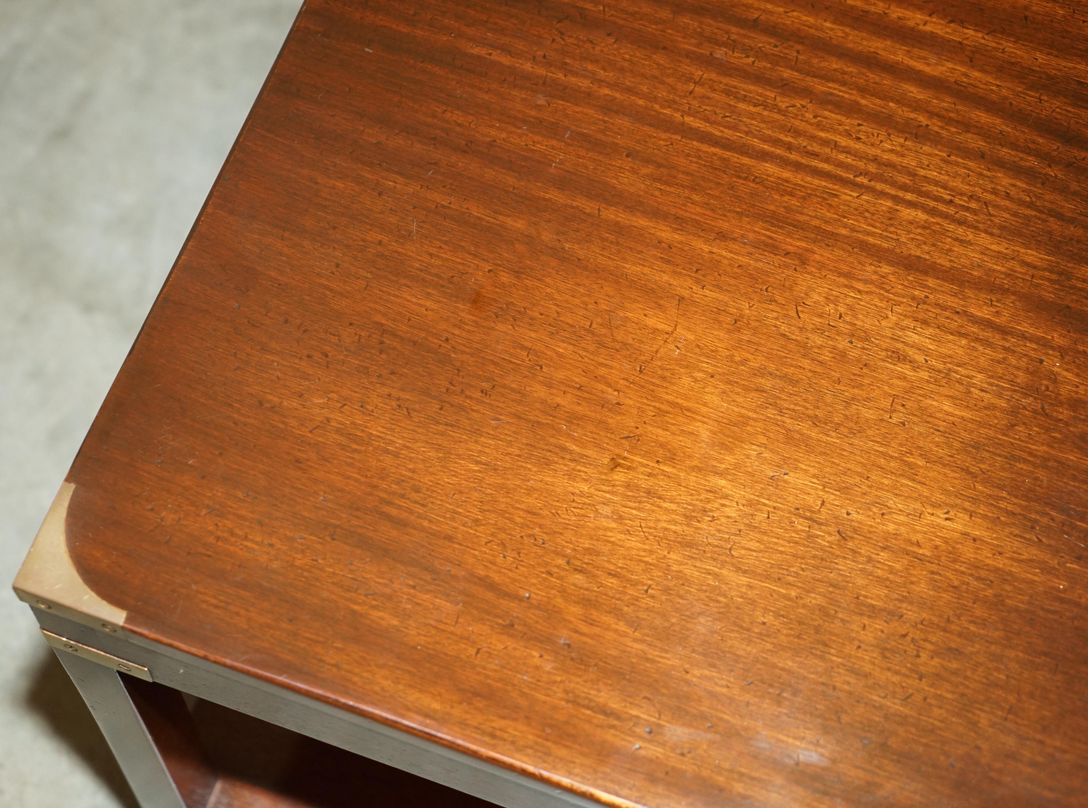 Fait main LOVELY HARRODS LONDON KENNEDY MILITARY CAMPAIGN TABLE D'ENTRÉE EN BOIS DUR SiDE en vente