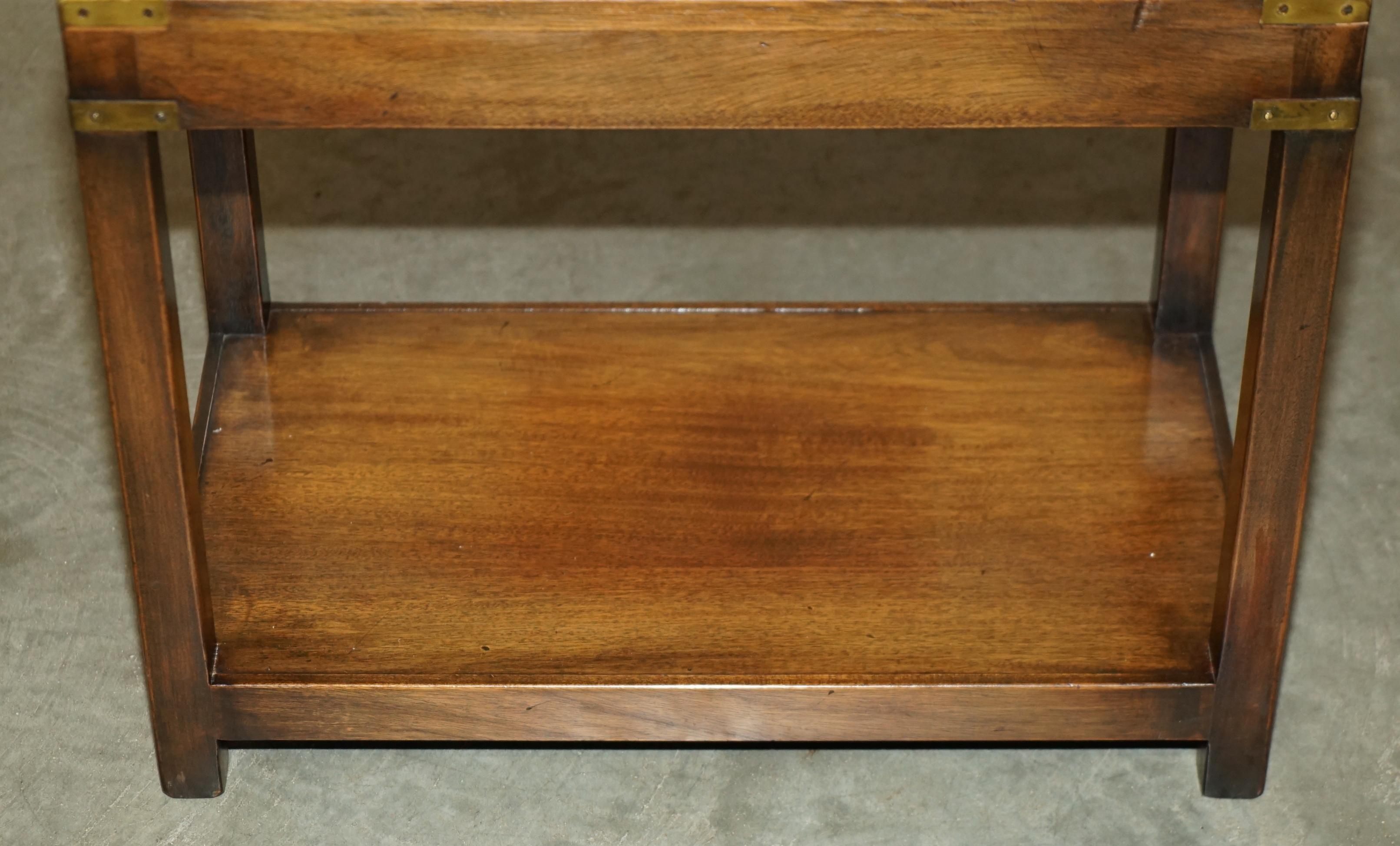 LOVELY HARRODS LONDRES KENNEDY CAMPAÑA MILITAR MESA ALTA SiDE END HARDWOOD en venta 1