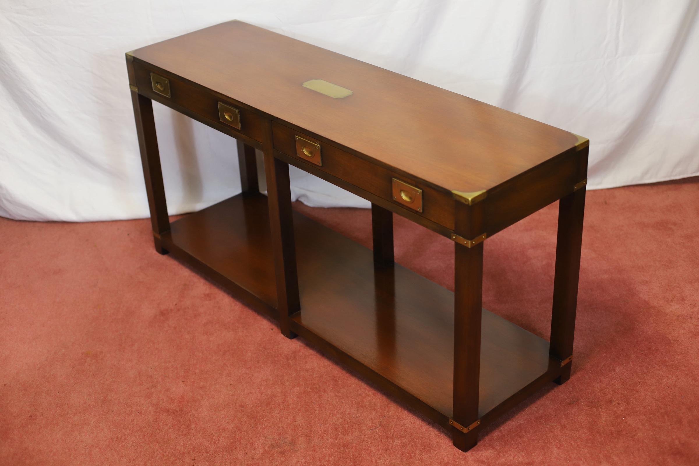 Schöner Harrods London R.E.H Kennedy Military Campaigner Konsolentisch (Britisch) im Angebot