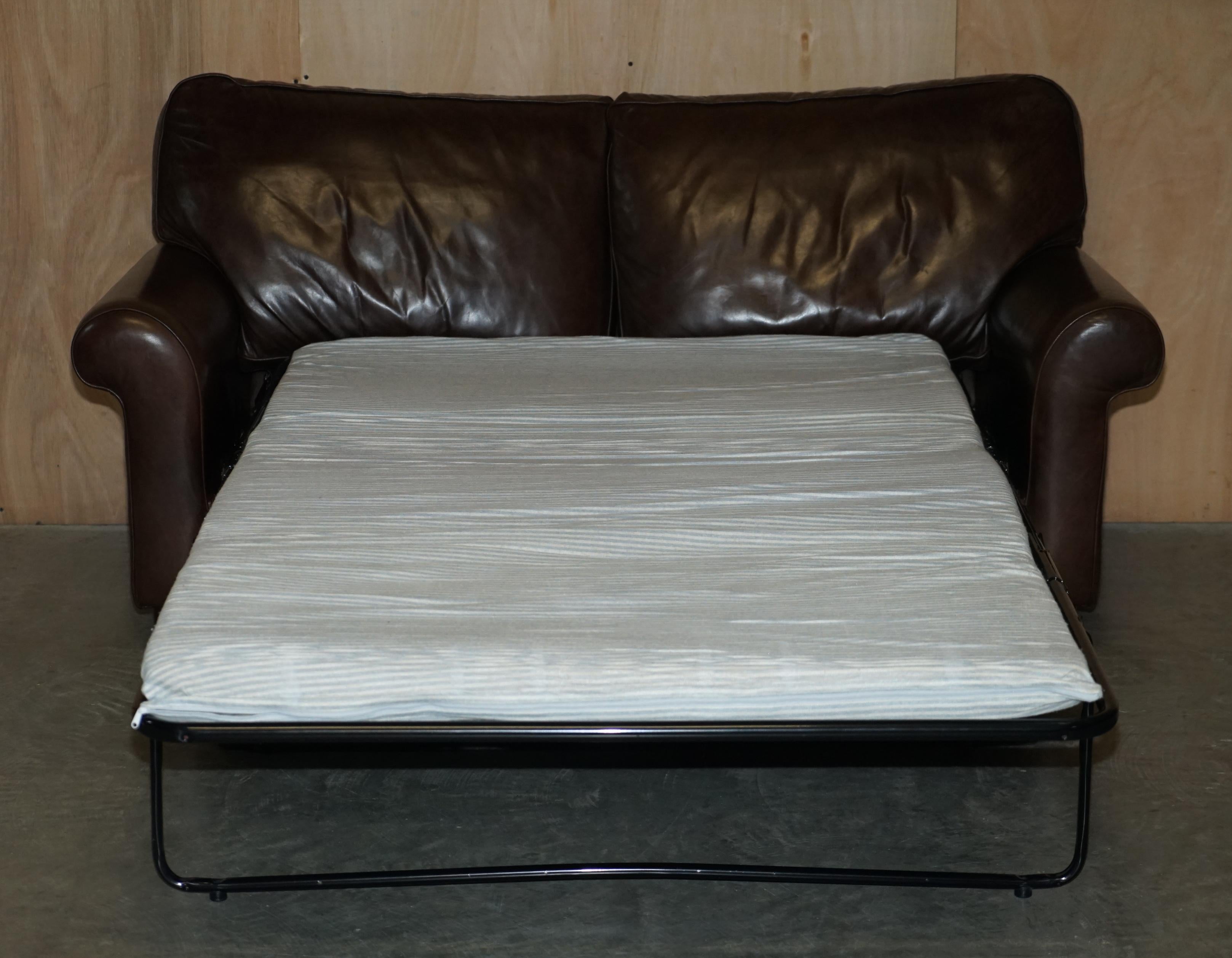 LOVELY HERITAGE BROWN LEATHER LAURA ASHLEY MORTIMER SOFABED IN SEHR GUTEM ZUSTAND im Angebot 10