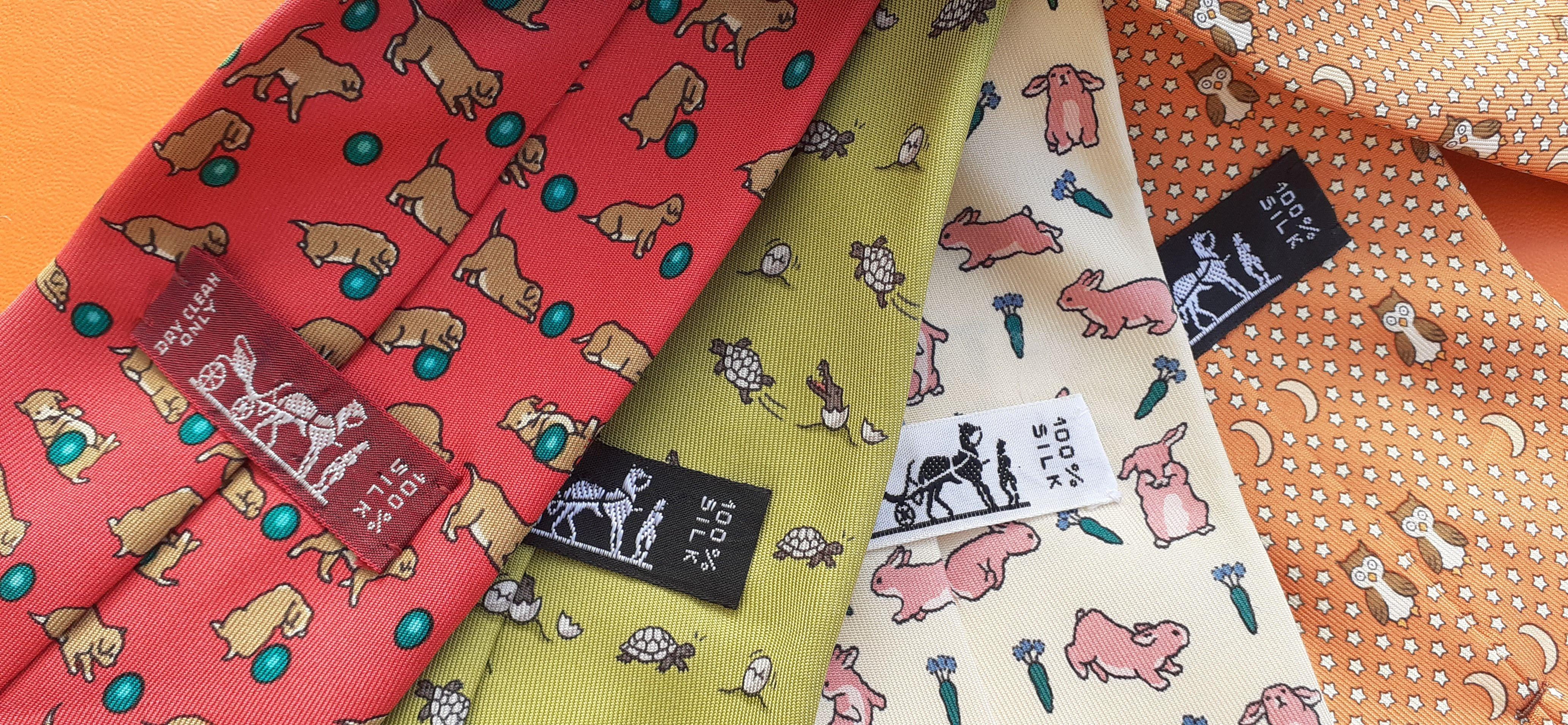 Lovely Hermès Set of 4 Silk Ties Animals Print For Sale 8