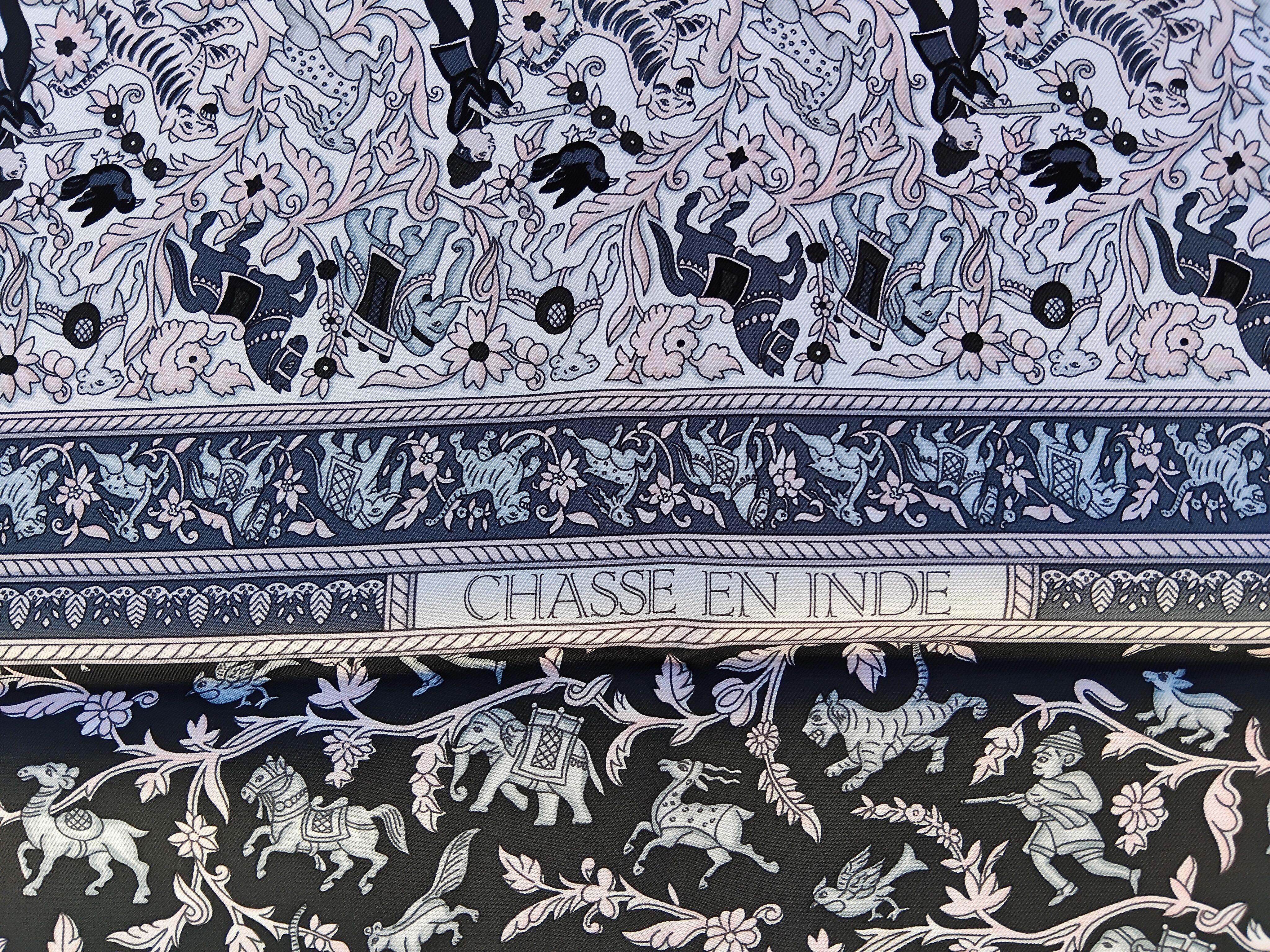 Lovely Hermès Silk Scarf Chasse en Inde Duchene White Pink Grey 90 cm For Sale 9